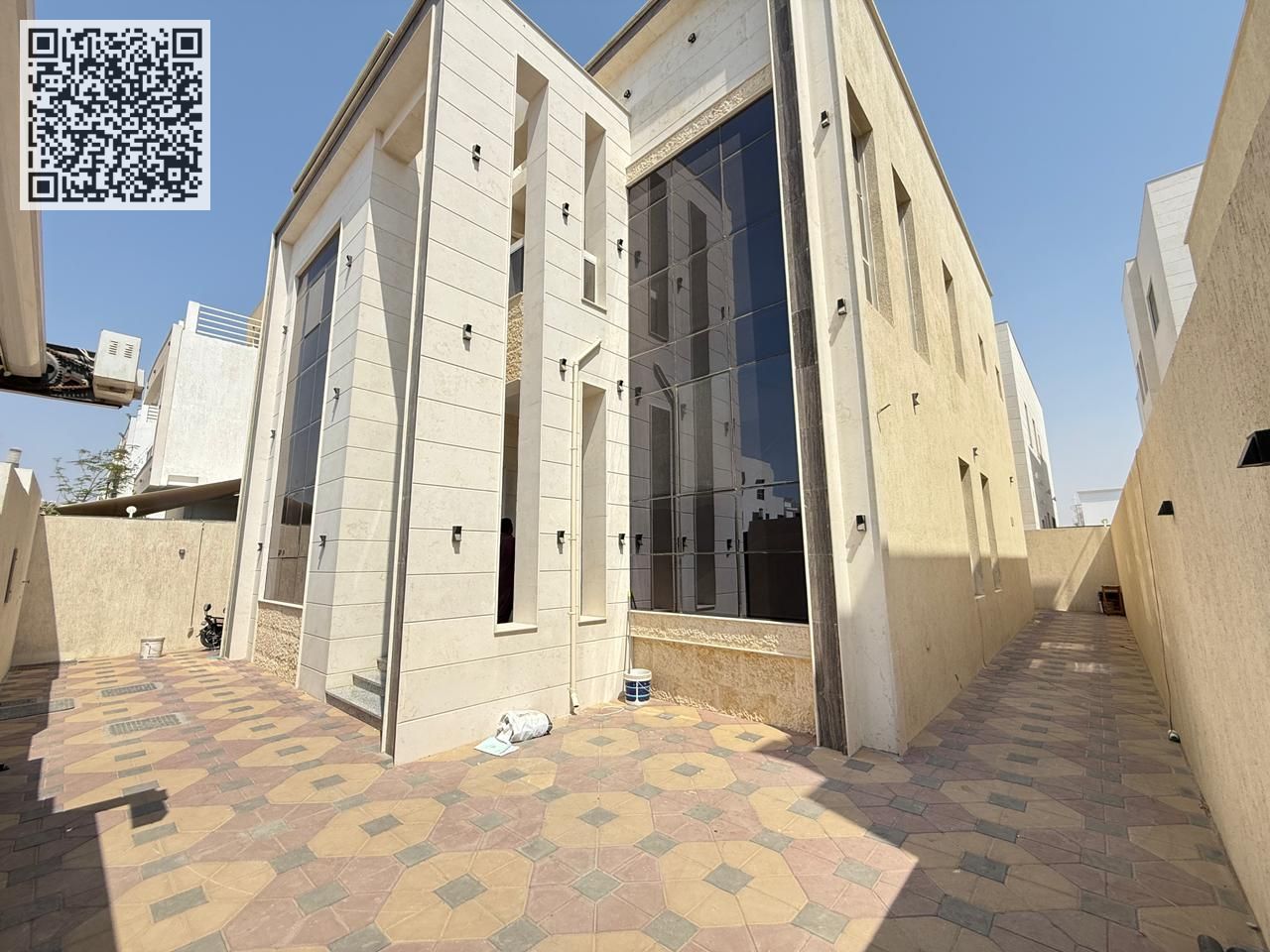 Spacious five master bedroom villa is available ofr rent in al yasmeen ajman