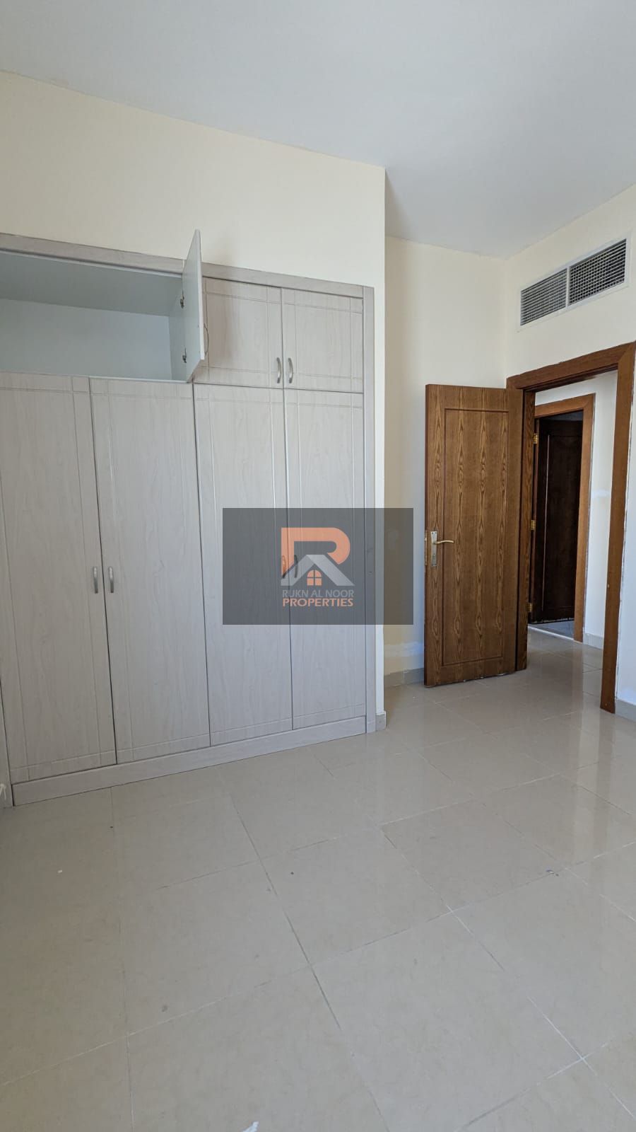 Offer of the day to 2BHK with wardrobes, family friendly, Near to Dubai Exist