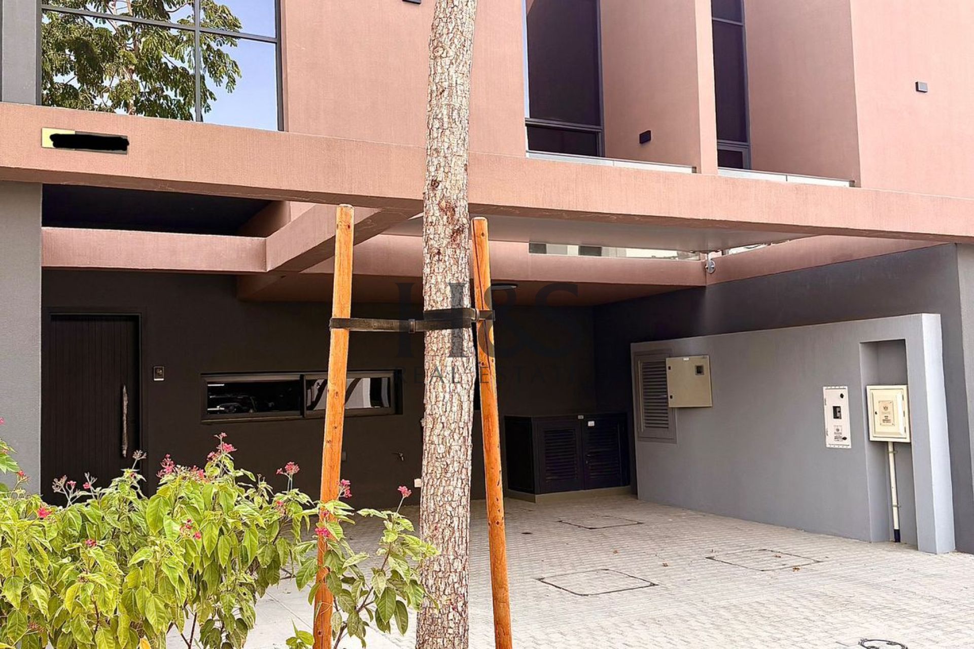 Spacious 3-Bedroom Family Home | Mid-Townhouse