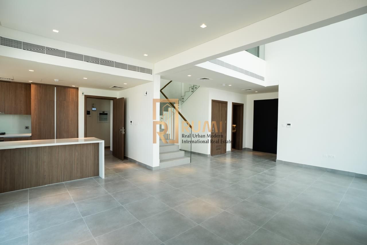Single Row | 4BR Villa | Study | Private Garden
