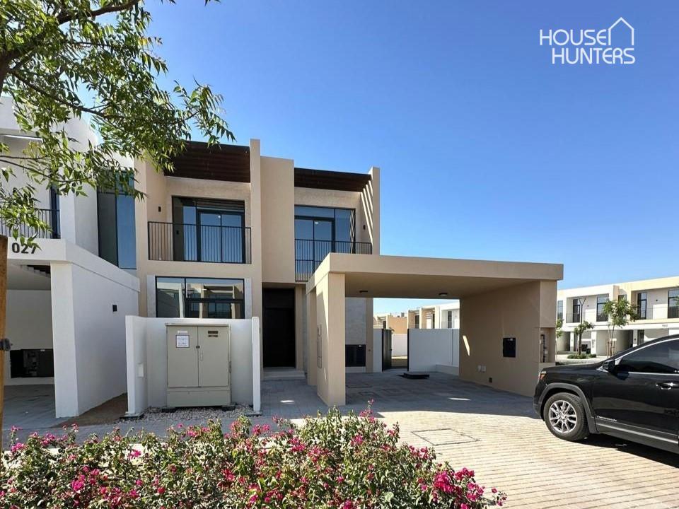 Large Plot | Spacious 4-Bed Villa | Corner Unit