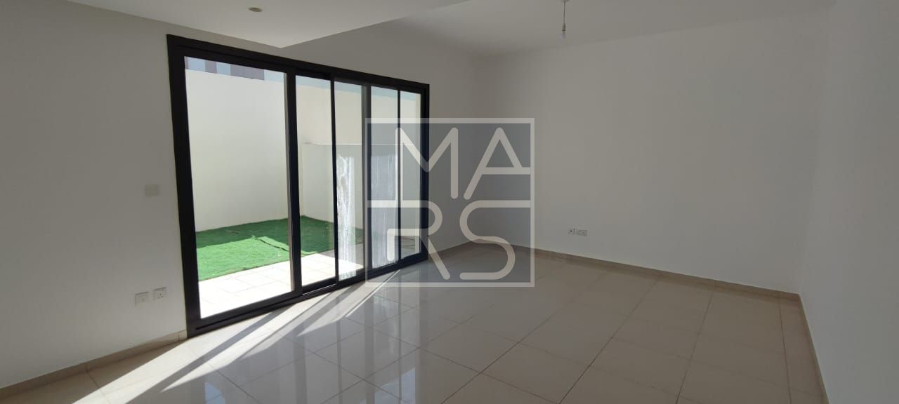 Townhouse for Rent – Nasma Residence Townhouse available for rent in Nasma Residence.
