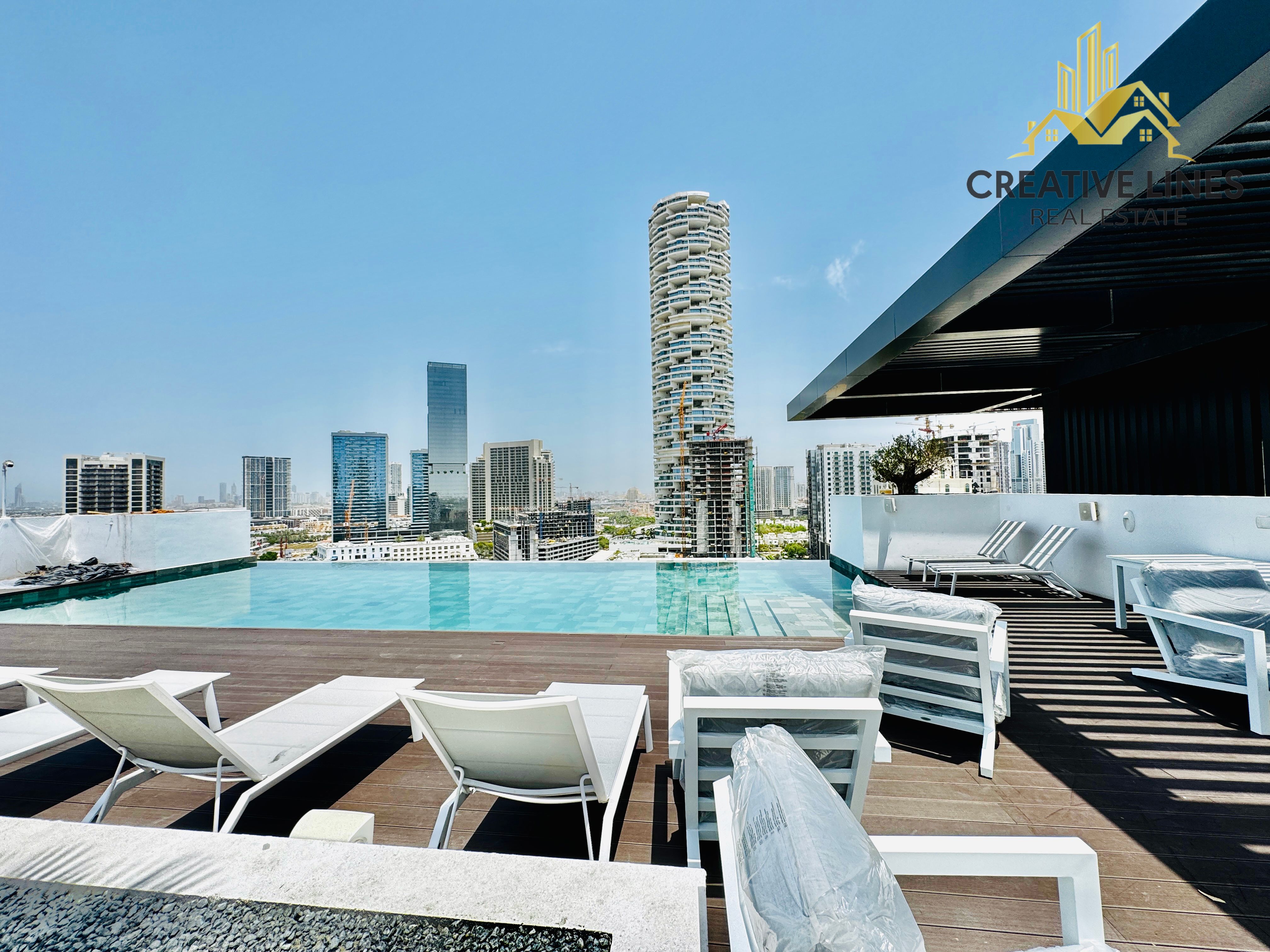 Private Pool // Spacious 3 bedroom Apartment plus store room