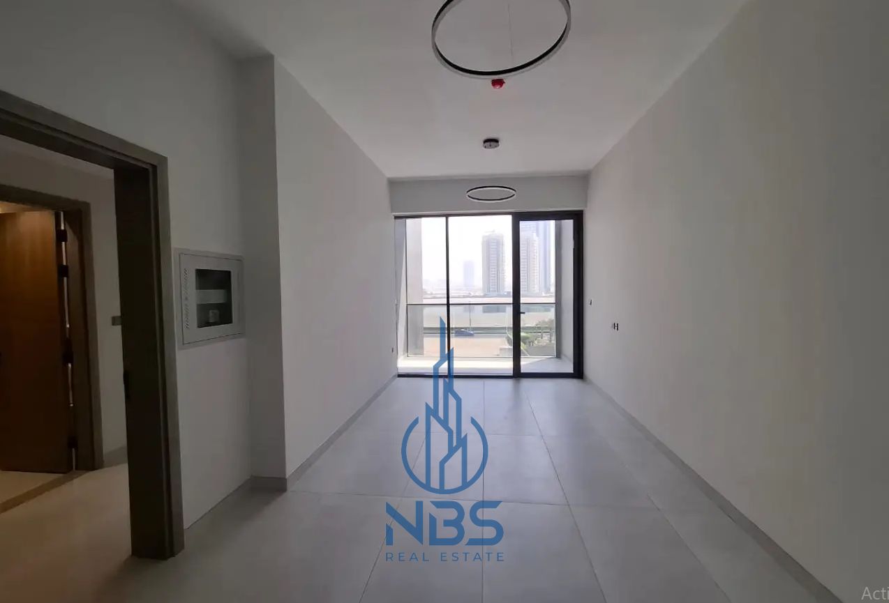 Unfurnished | Vacant | Huge Layout
