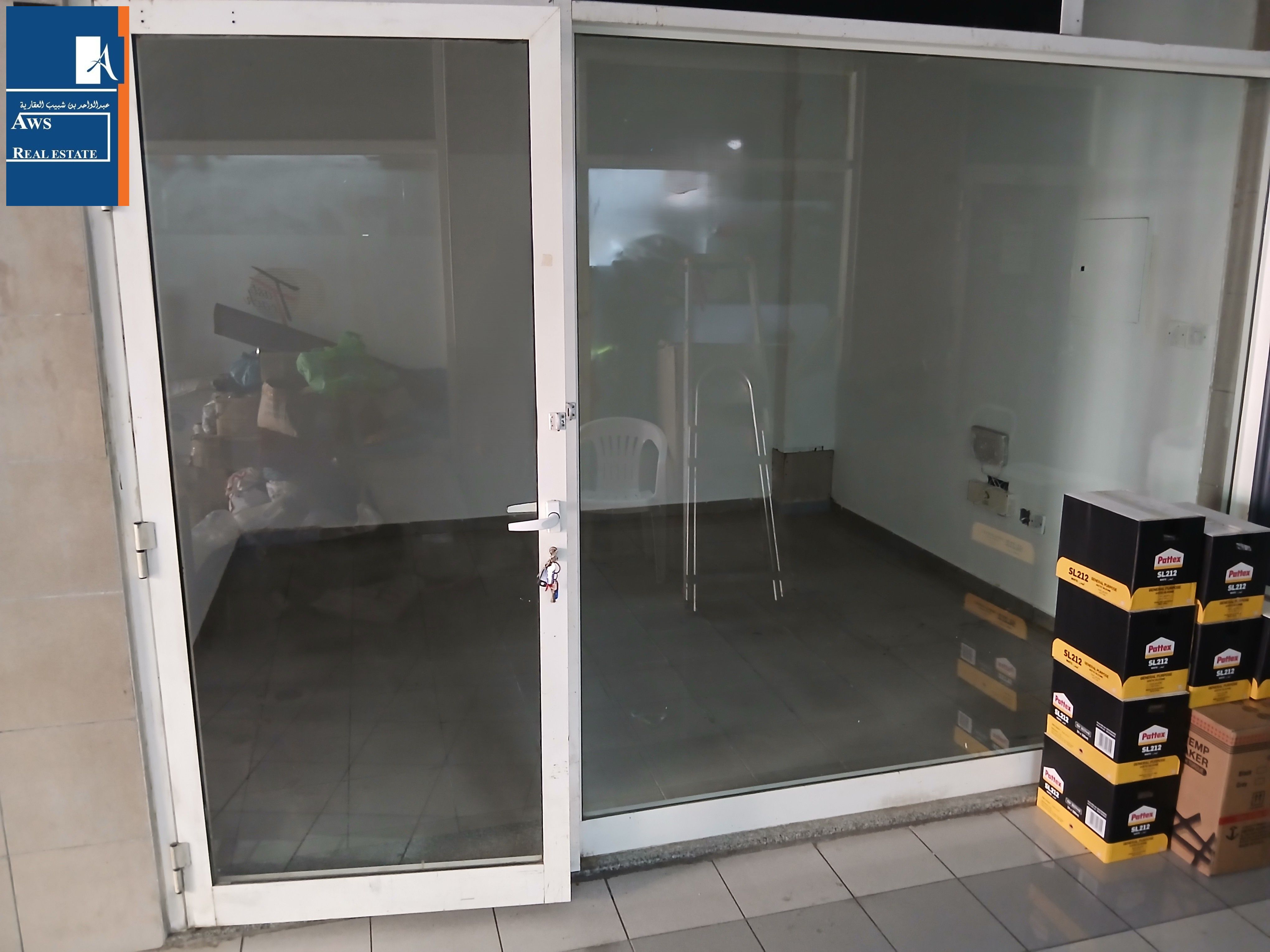 Inexpensive Shop in Prime Business Location