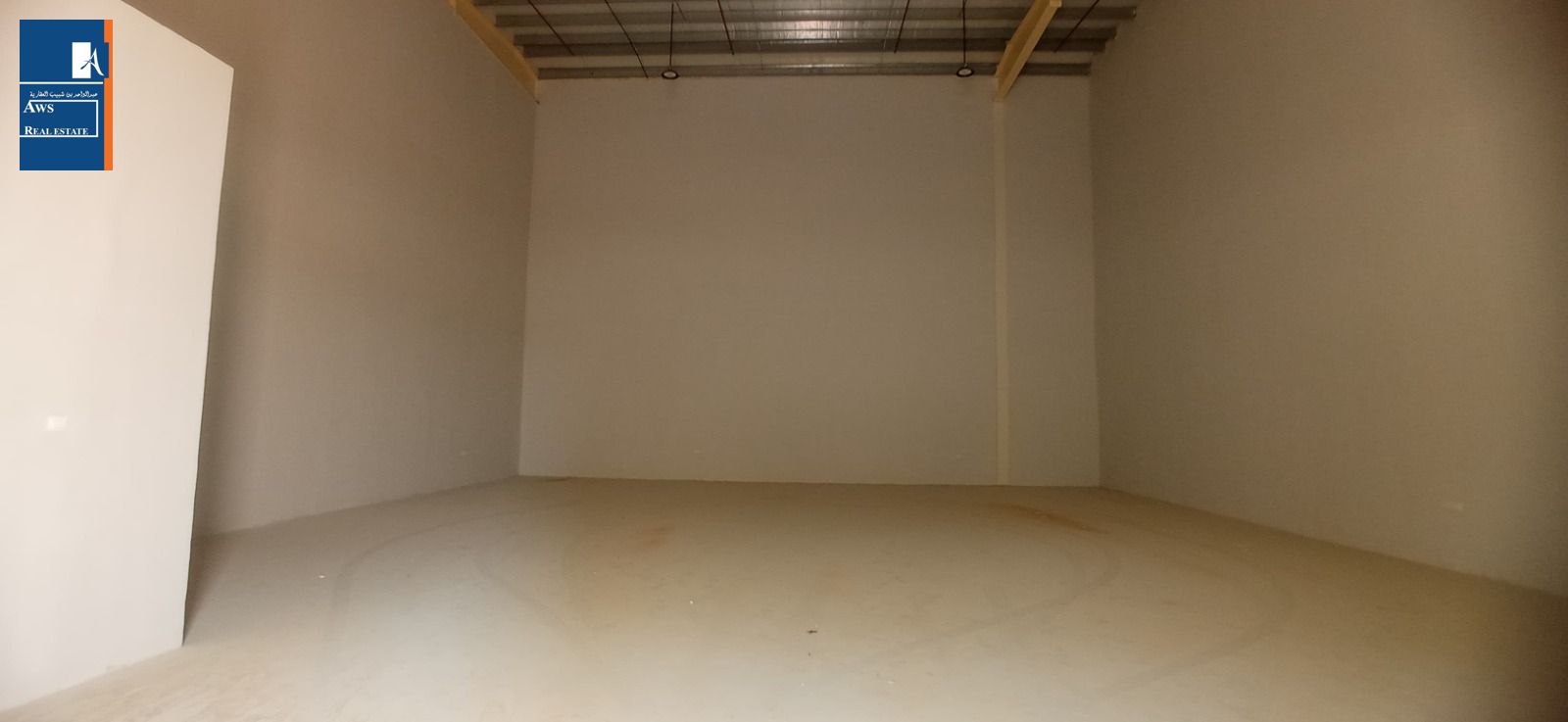 Warehouse in Commercial Area - Modern & Efficient Layout