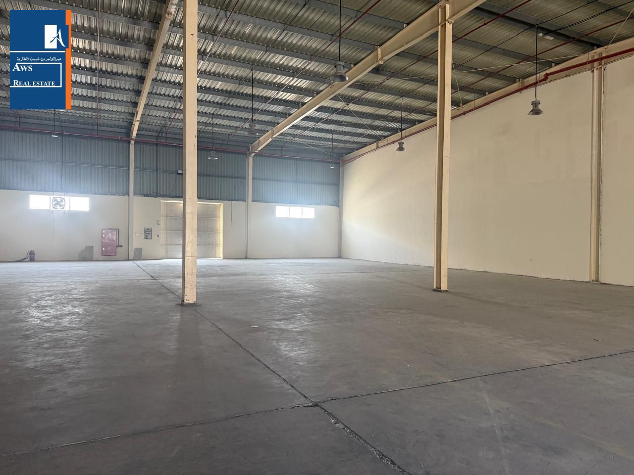 Warehouse in Prime Commercial Area for Industrial Services