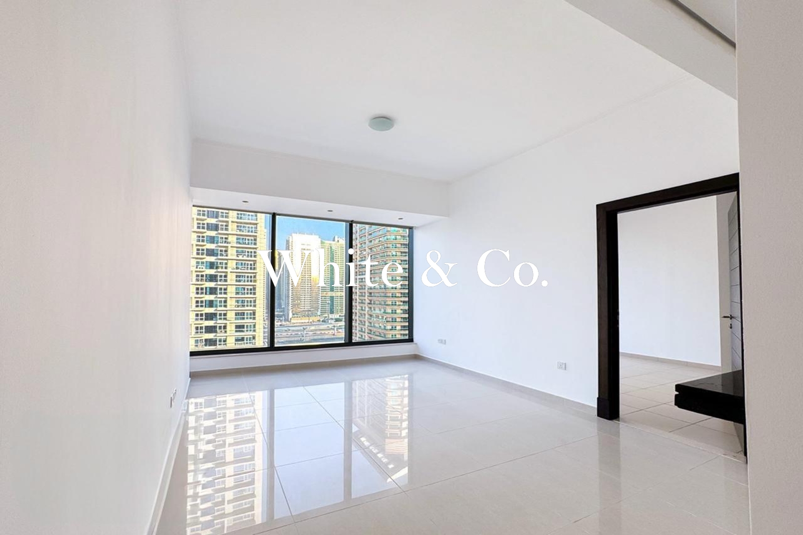 VACANT NOW | Equipped Kitchen | High Floor