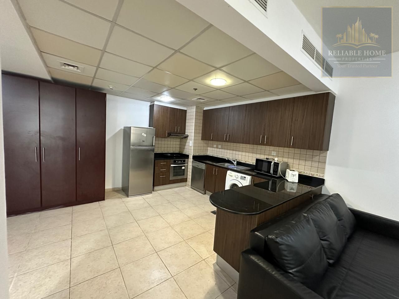 Bright l Furnished l Specious l Vacant