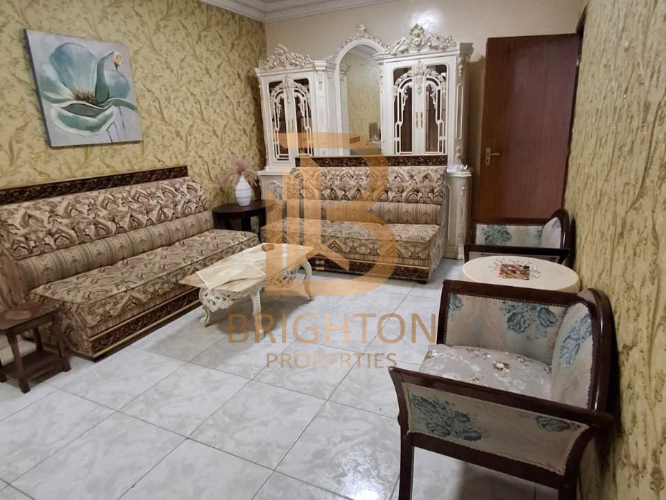 Charming 2 BR Apartment in Al Majaz 2: Modern Living
