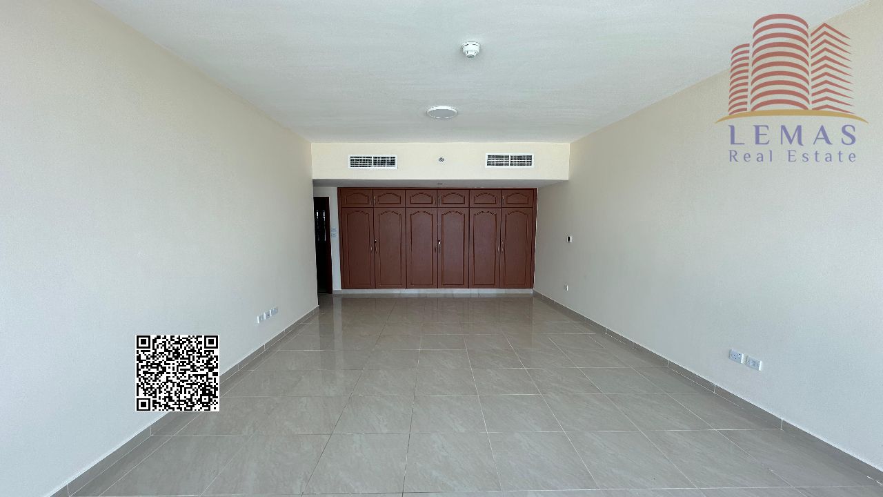 2bhk For sale cash closed kitchen with sea view.