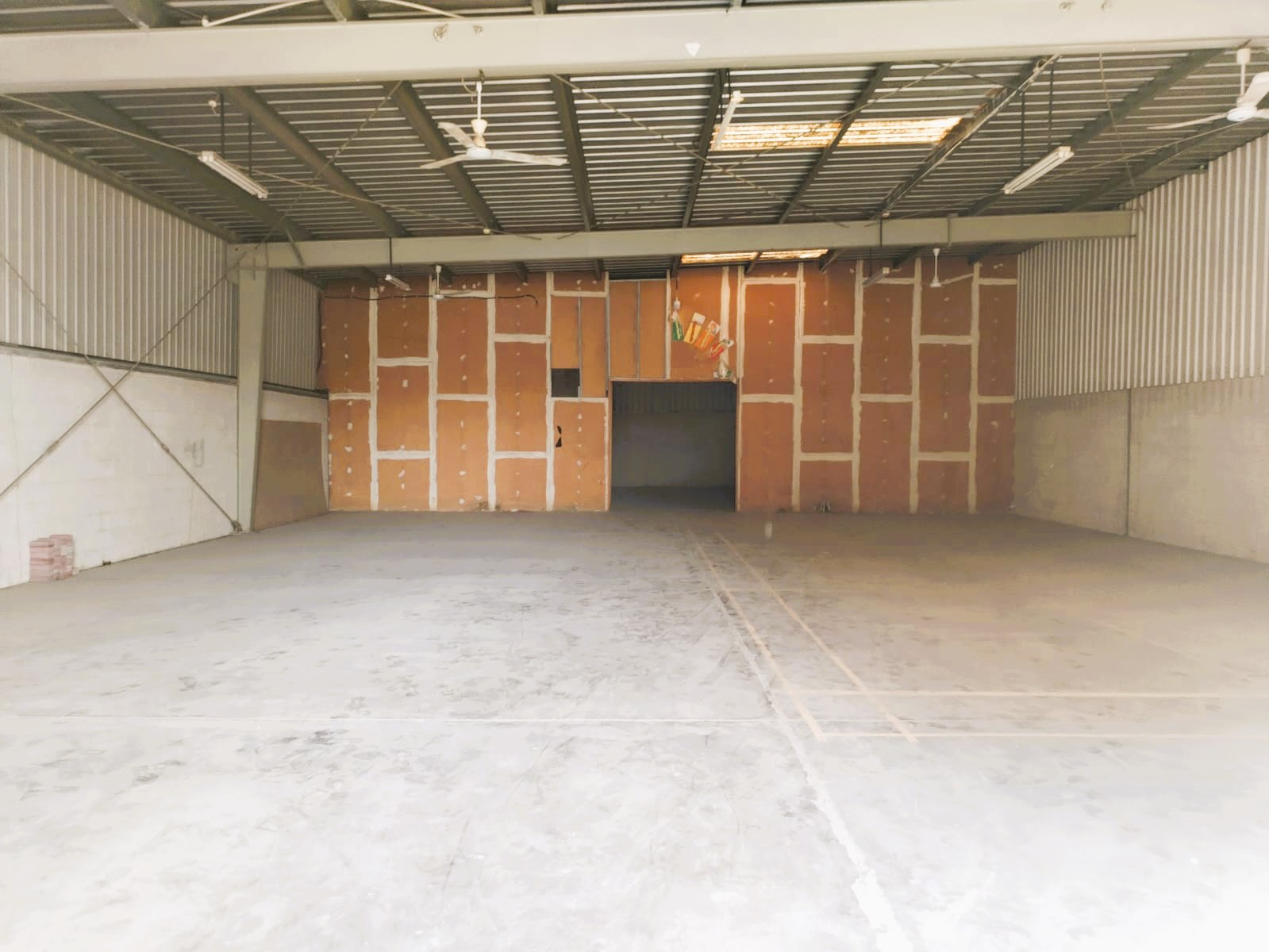 20 % TAX FREE -EXCELLENT WAREHOUSE-UMM RAMOOL