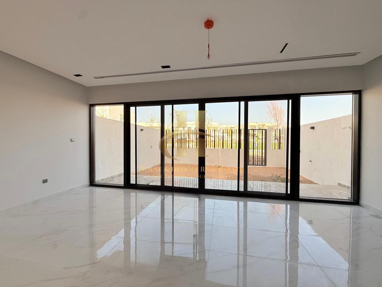 Spacious Layout-Brand New-Prime Location