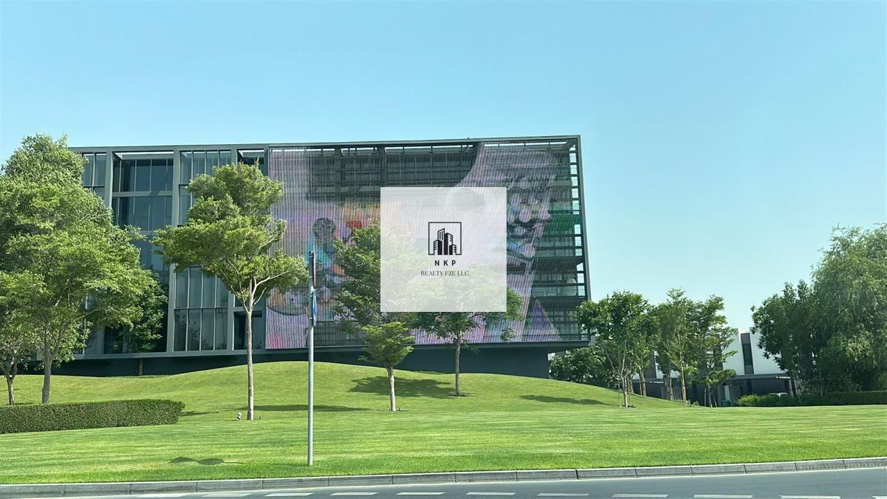 Spacious elegant 3 bedrooms apartment| Amneties| Scenic view