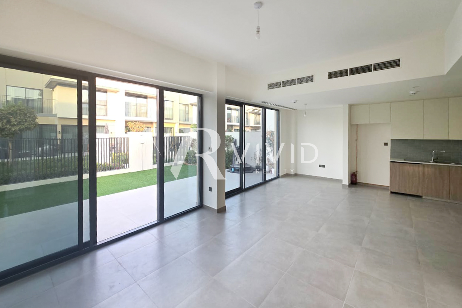 Single Row | Palma Layout | Spacious Plot | Ready