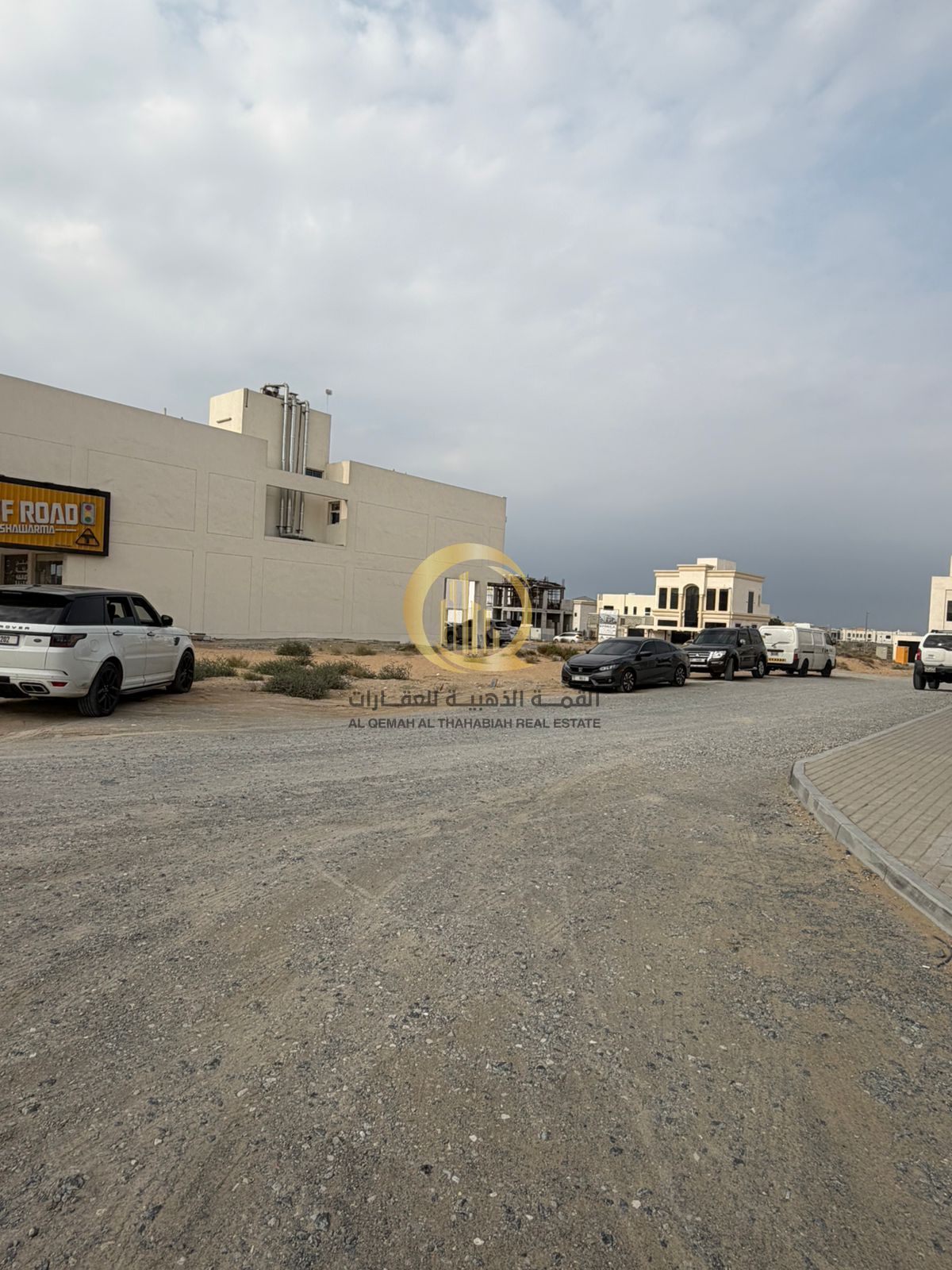 For sale: Residential and commercial land in Sharjah, Al-Badae neighborhood Area: 6006 square feet In an excellent location on 3 streets with direct