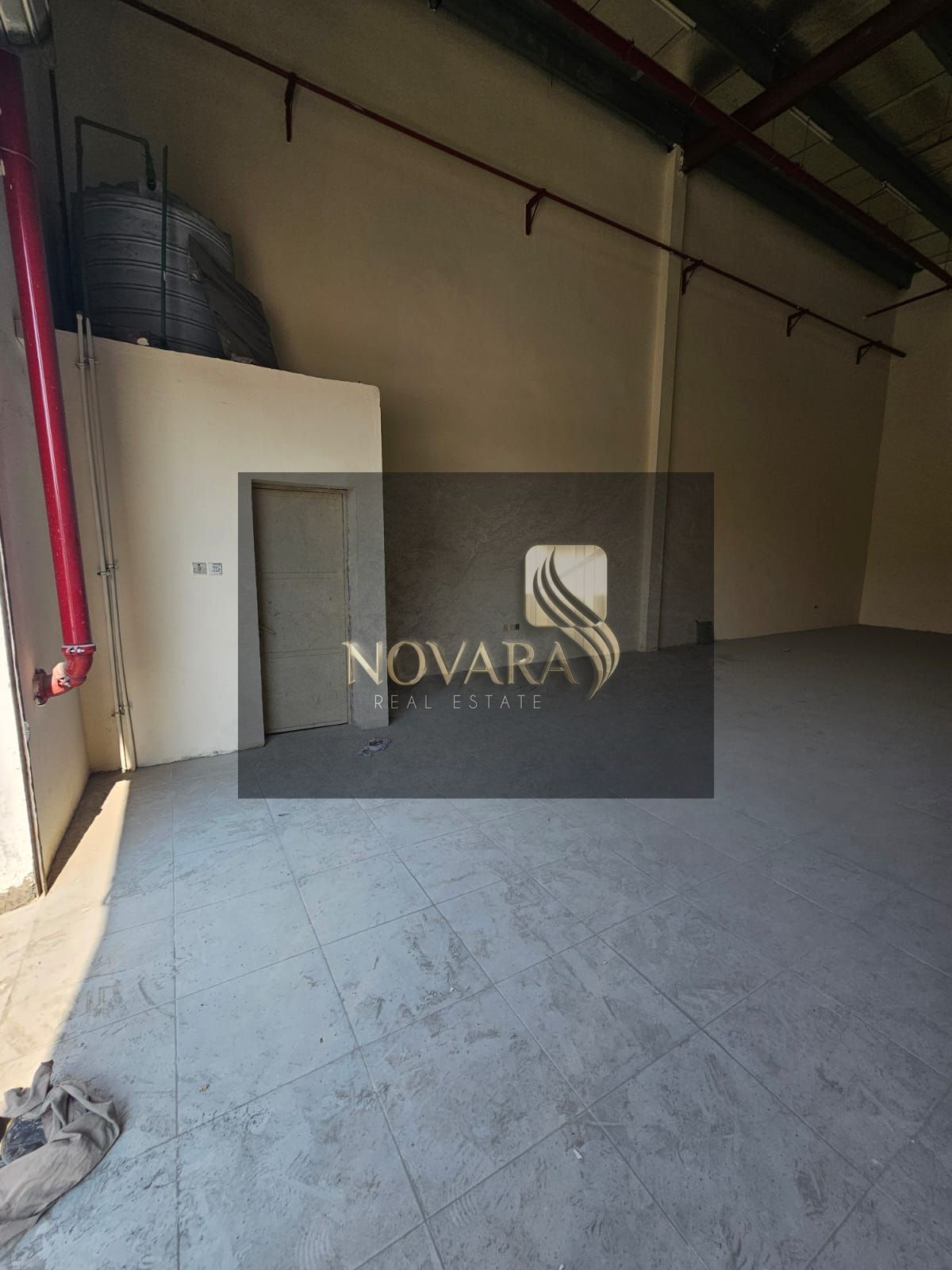 A ready-to-use warehouse for rent in a strategic location in Ajman – Al Jurf Industrial Area, ideal for various commercial and industrial activities.