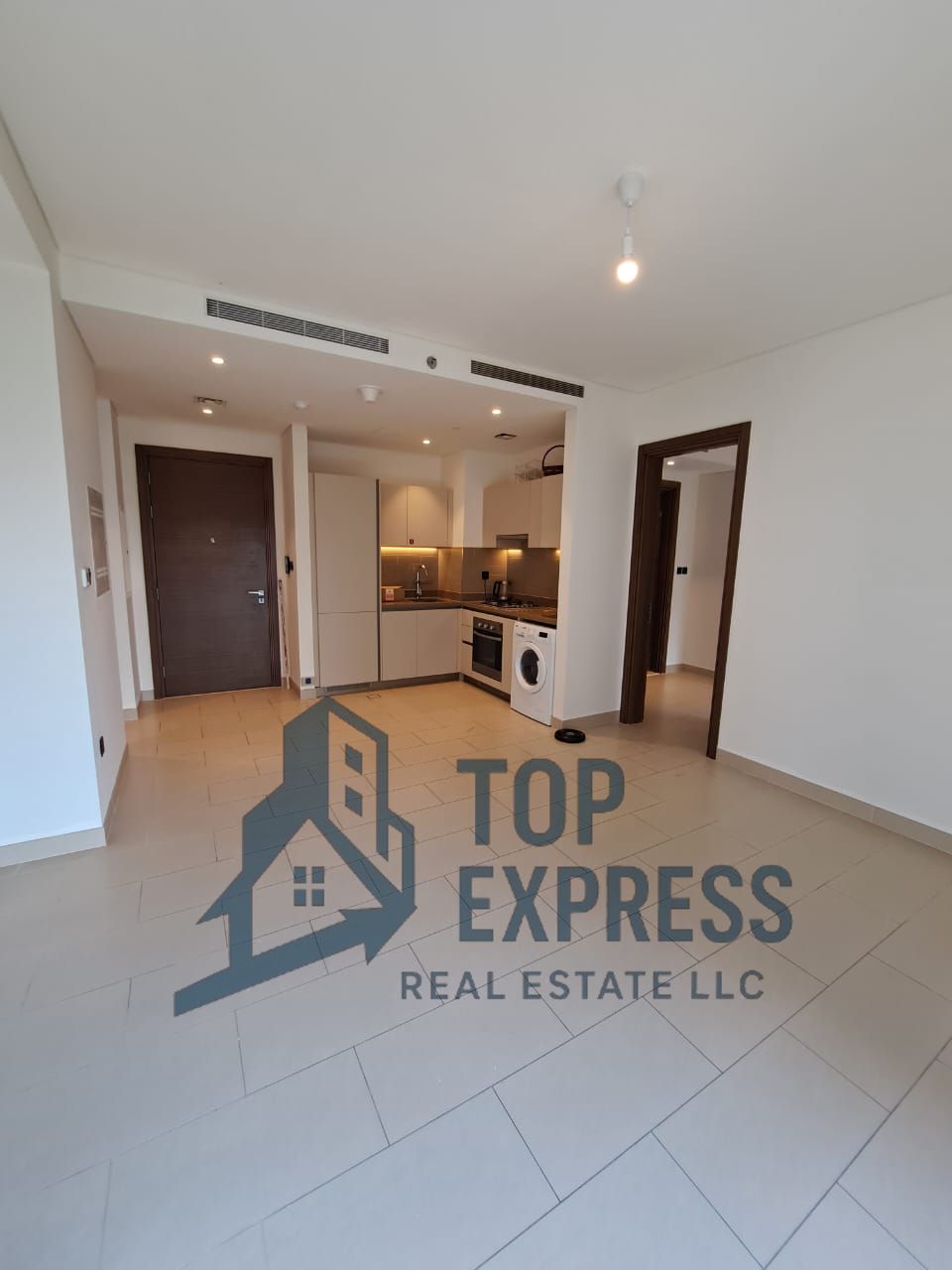 2 Bedroom |Unfurnished|Vacant|Pool and Villas View|