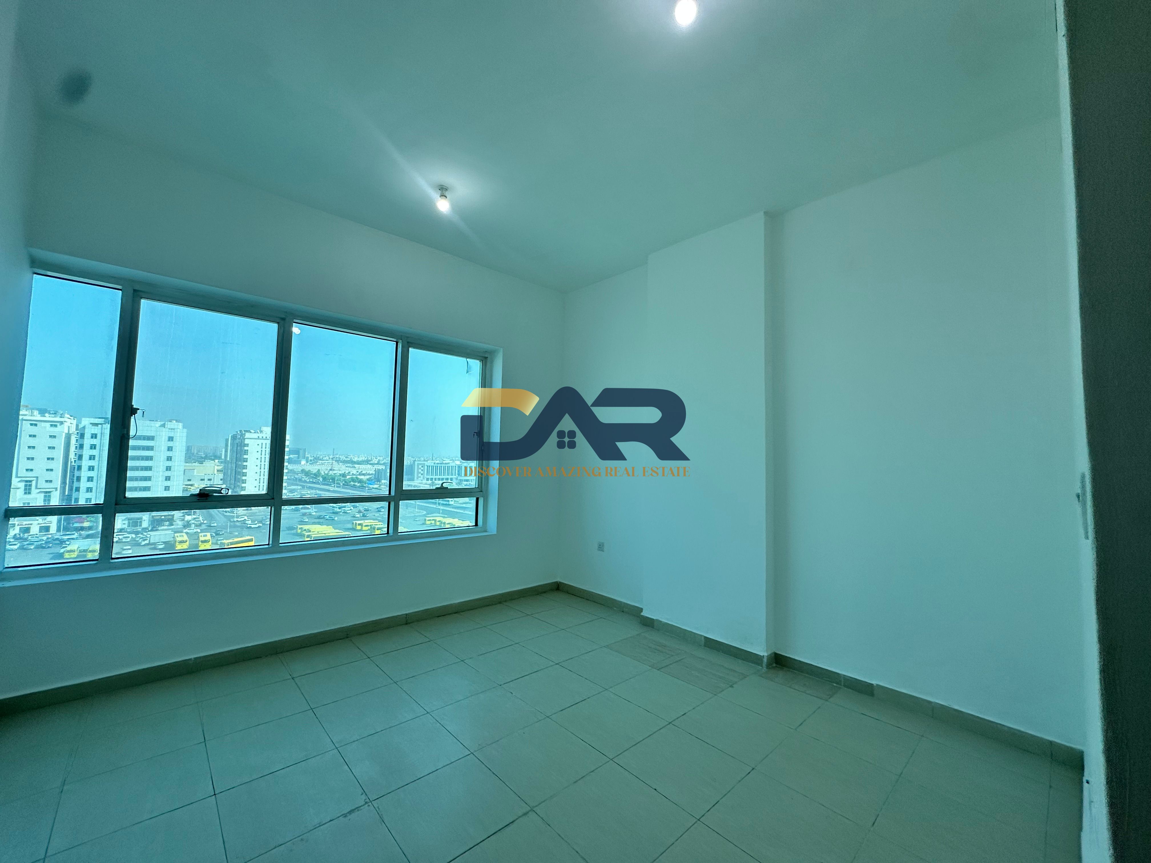 Bright & Spacious 3BHK in Shabiya 12 – Laundry room - 4 Washrooms - Balcony - 3 Master bedrooms