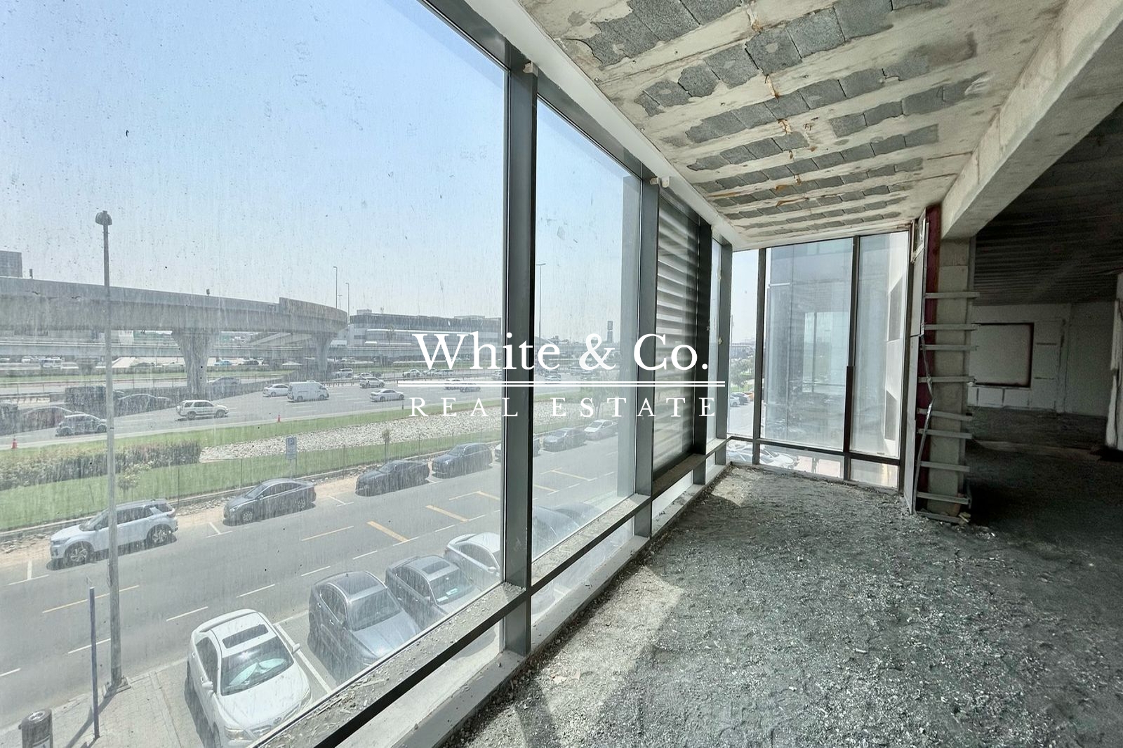 FULL FLOOR | VACANT | PRIME LOCATION