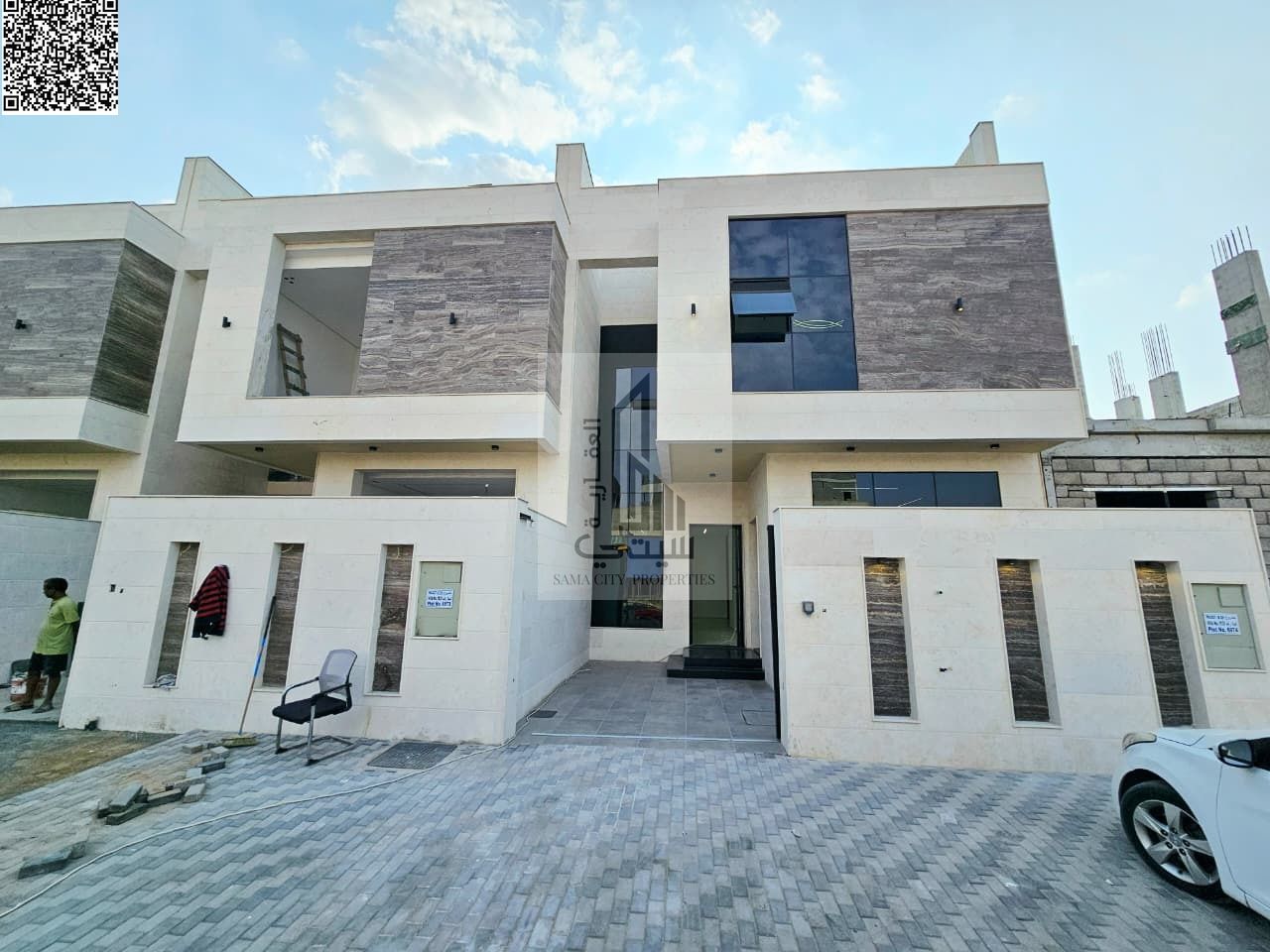 Villa for Sale in Al-Haliou Area Features: • 5 Master Bedrooms • Majlis with Bathroom • Living Room with Bathroom • Main Kitchen • Maid's Room