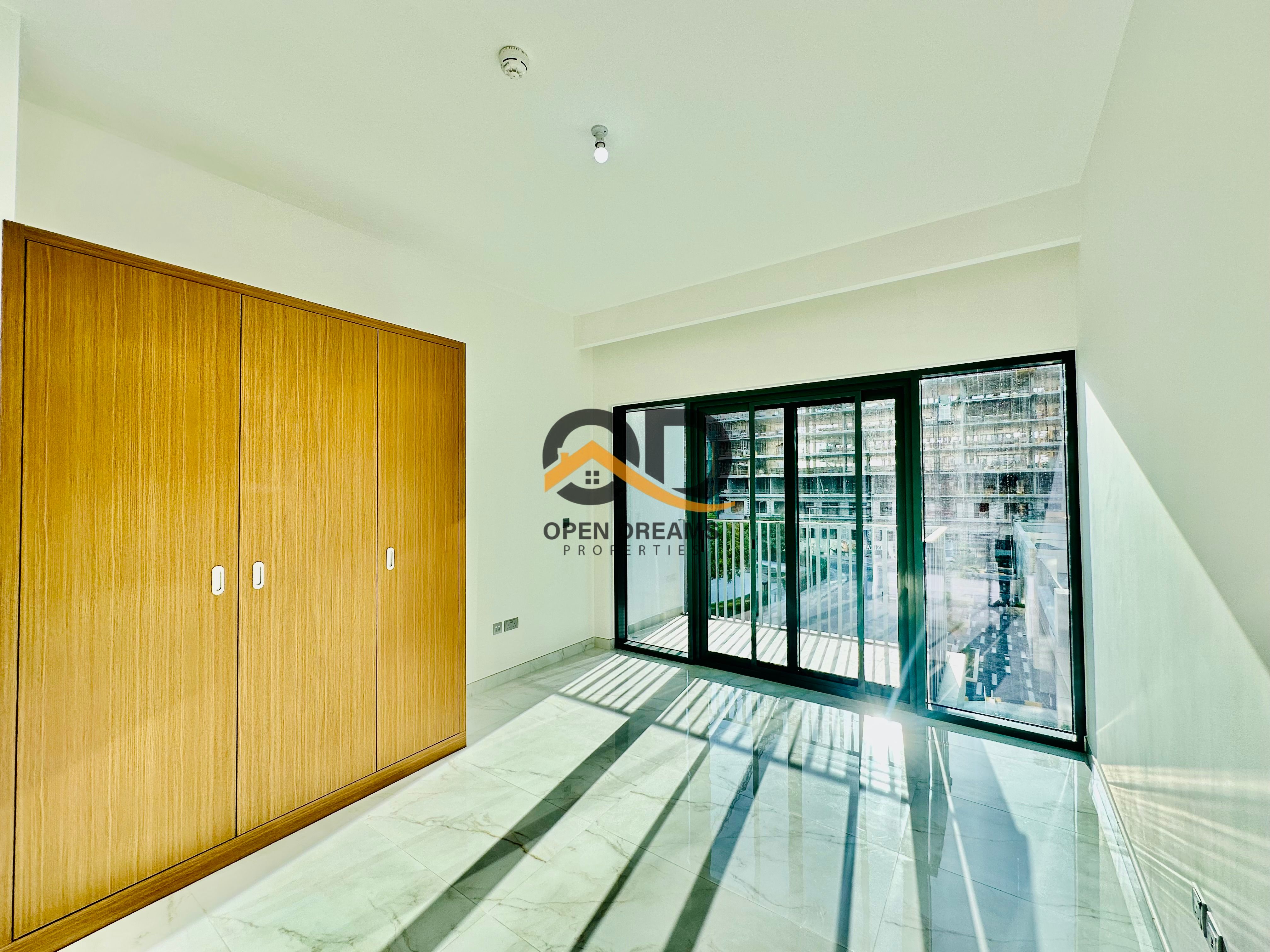 Brand New // Spacious Studio // Elegant Layout
