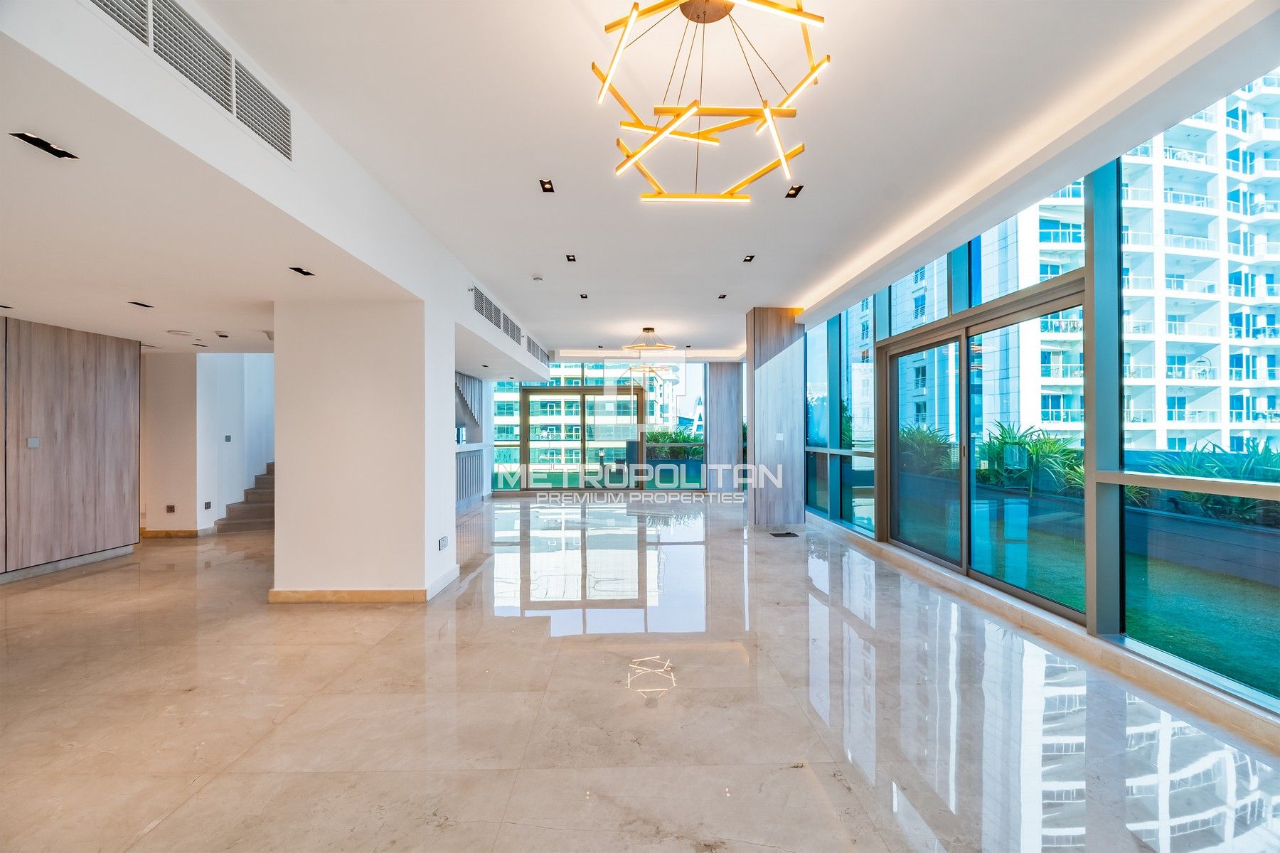 Luxury | Penthouse Living | Prime Location