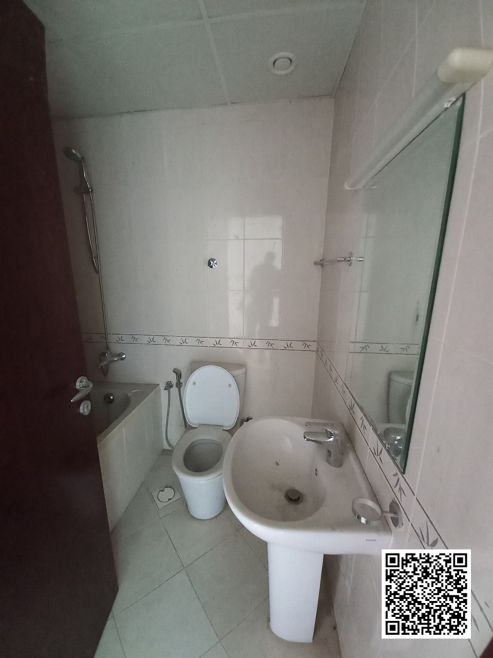 Luxury villa for rent in Zahya on prime location.