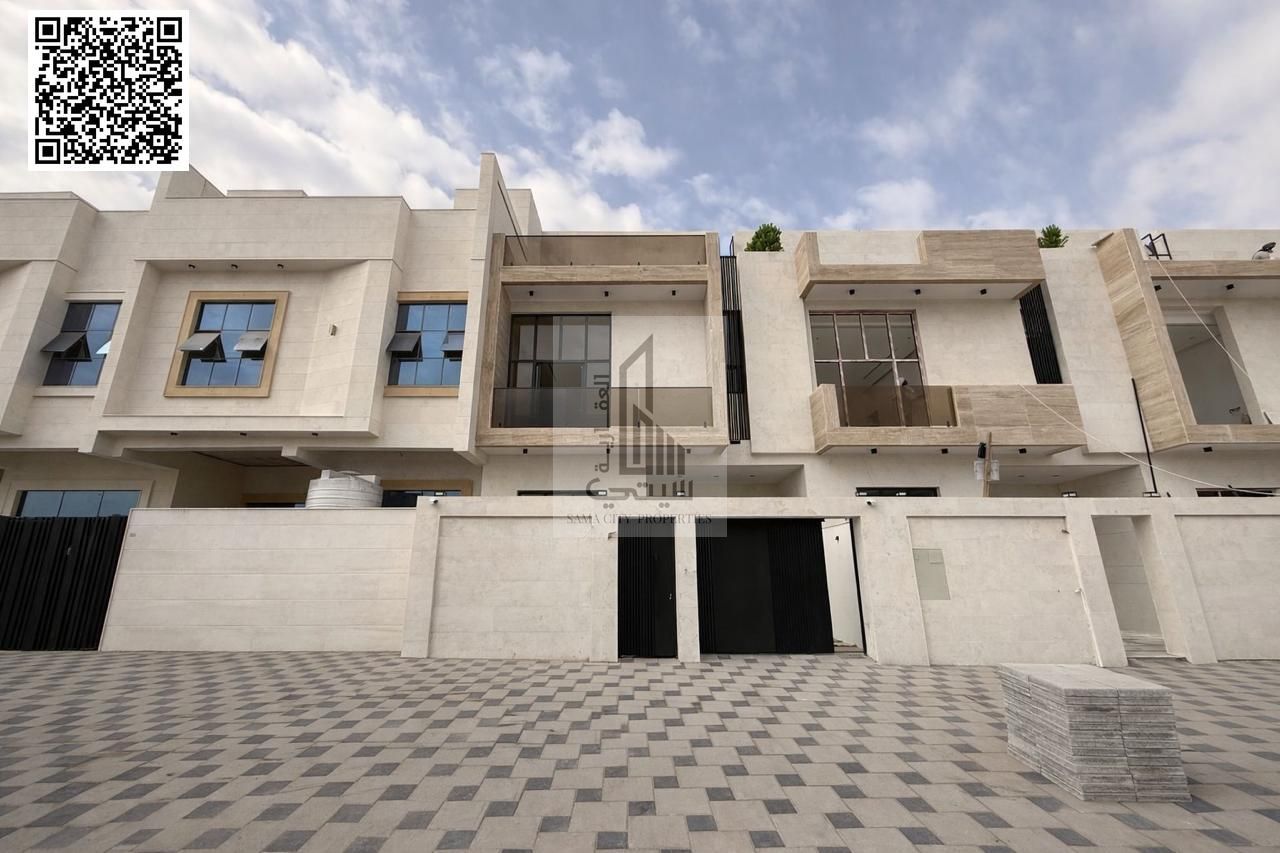 Luxury 5BR Townhouse Villa with Spacious Layout