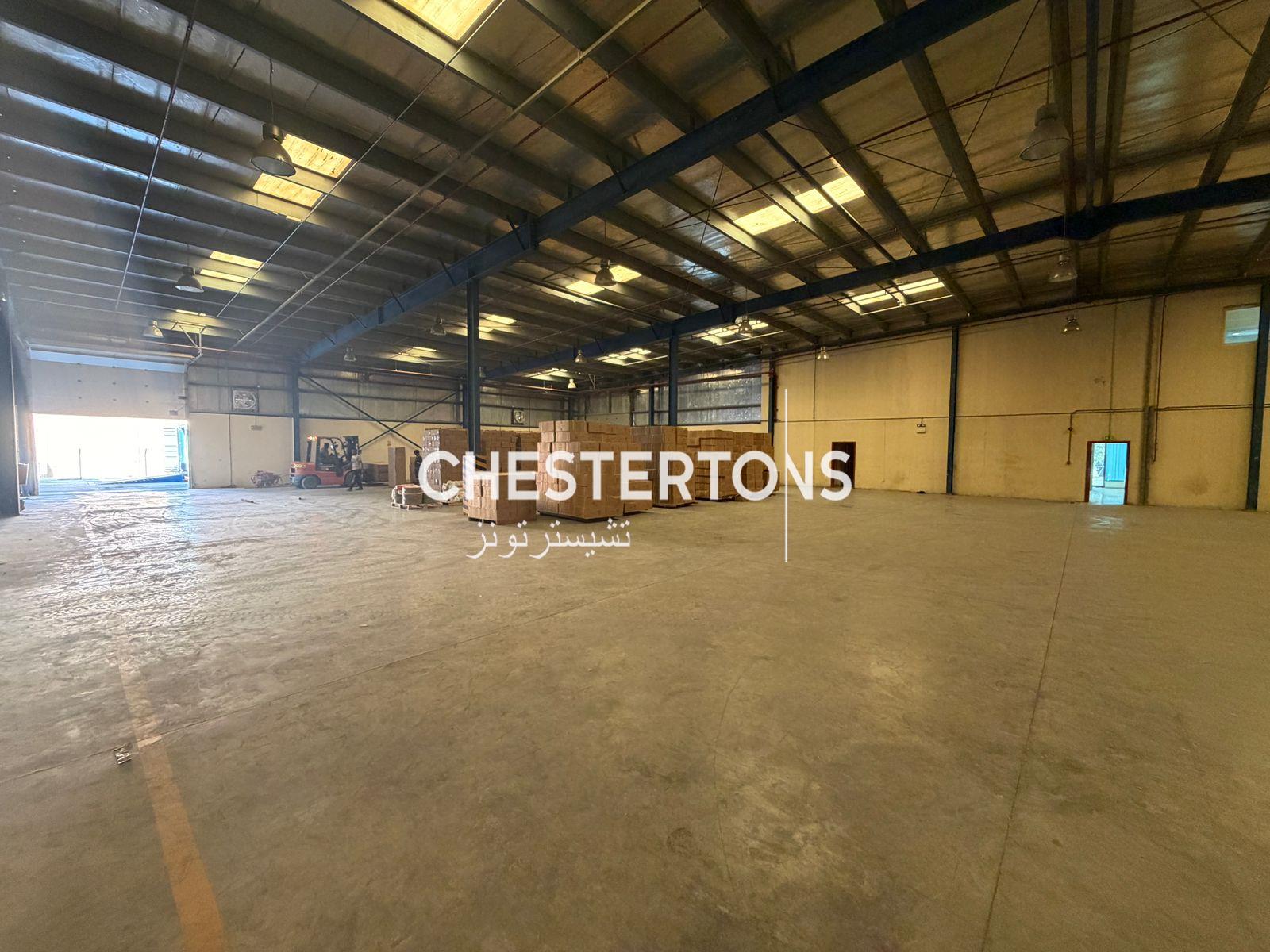 NO AGENTS | JAFZA | 50 KW POWER | 2 LOADING DOCKS