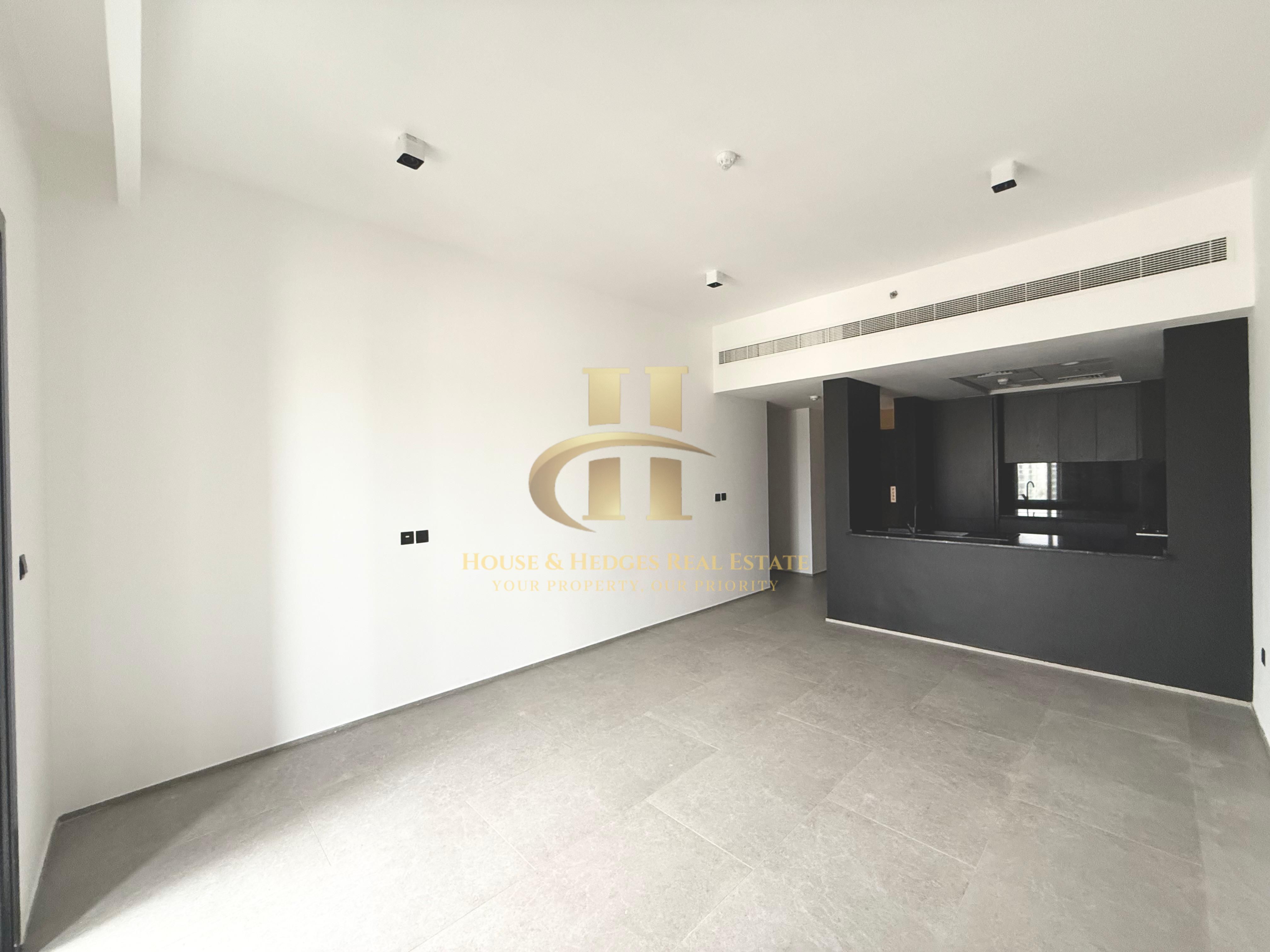 Vacant | Fitted Kitchen | Spacious Layout