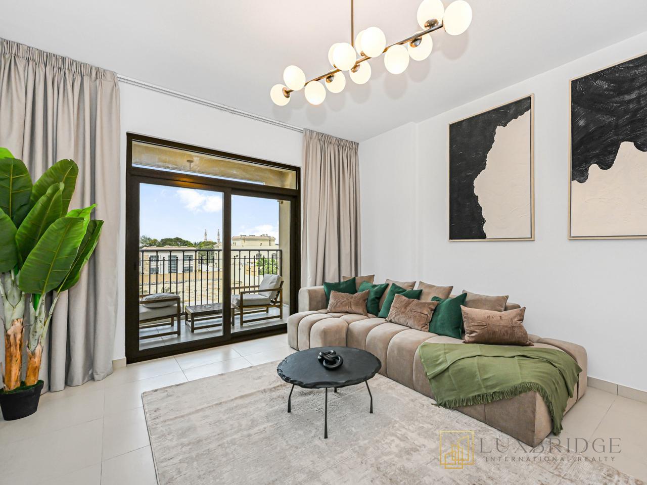 Vacant End Feb | Fully Furnished| Mid floor