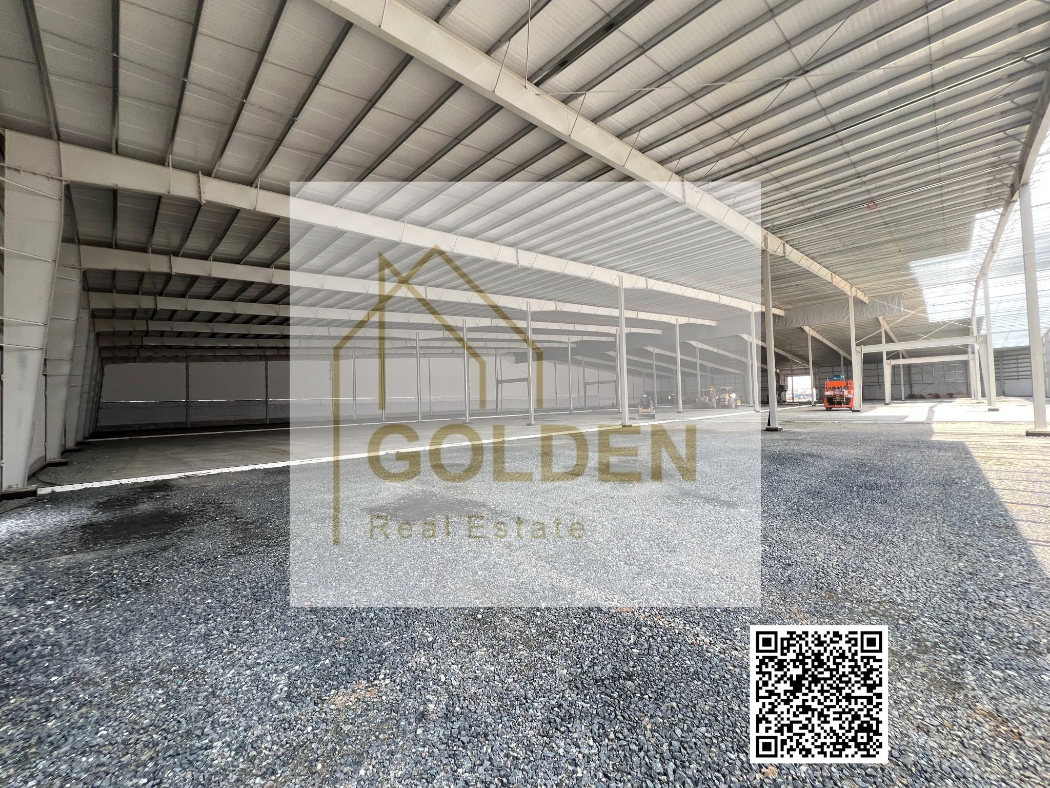Large logistics warehouse for storage, available for annual lease in Umm Al Quwain – 47,000 sq. ft. with 60kW power supply