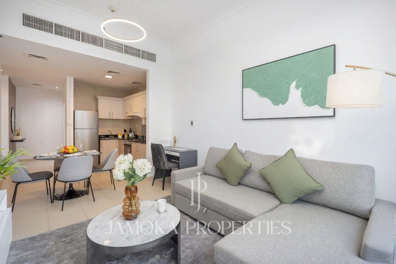 Spacious Layout | Prime Business Bay Location | Ready to Move
