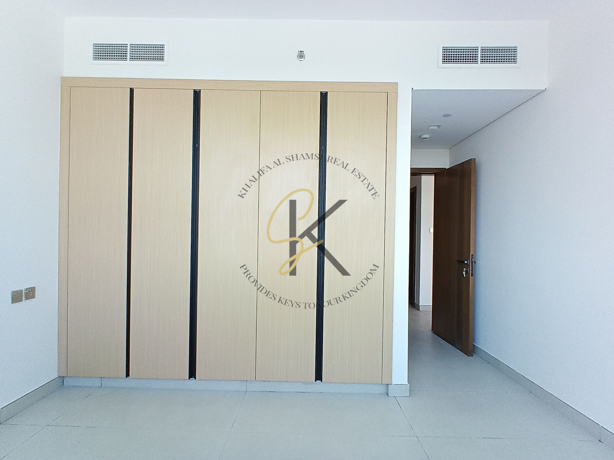 Lavish 1 BHK full of family Brand new building for contact Babar