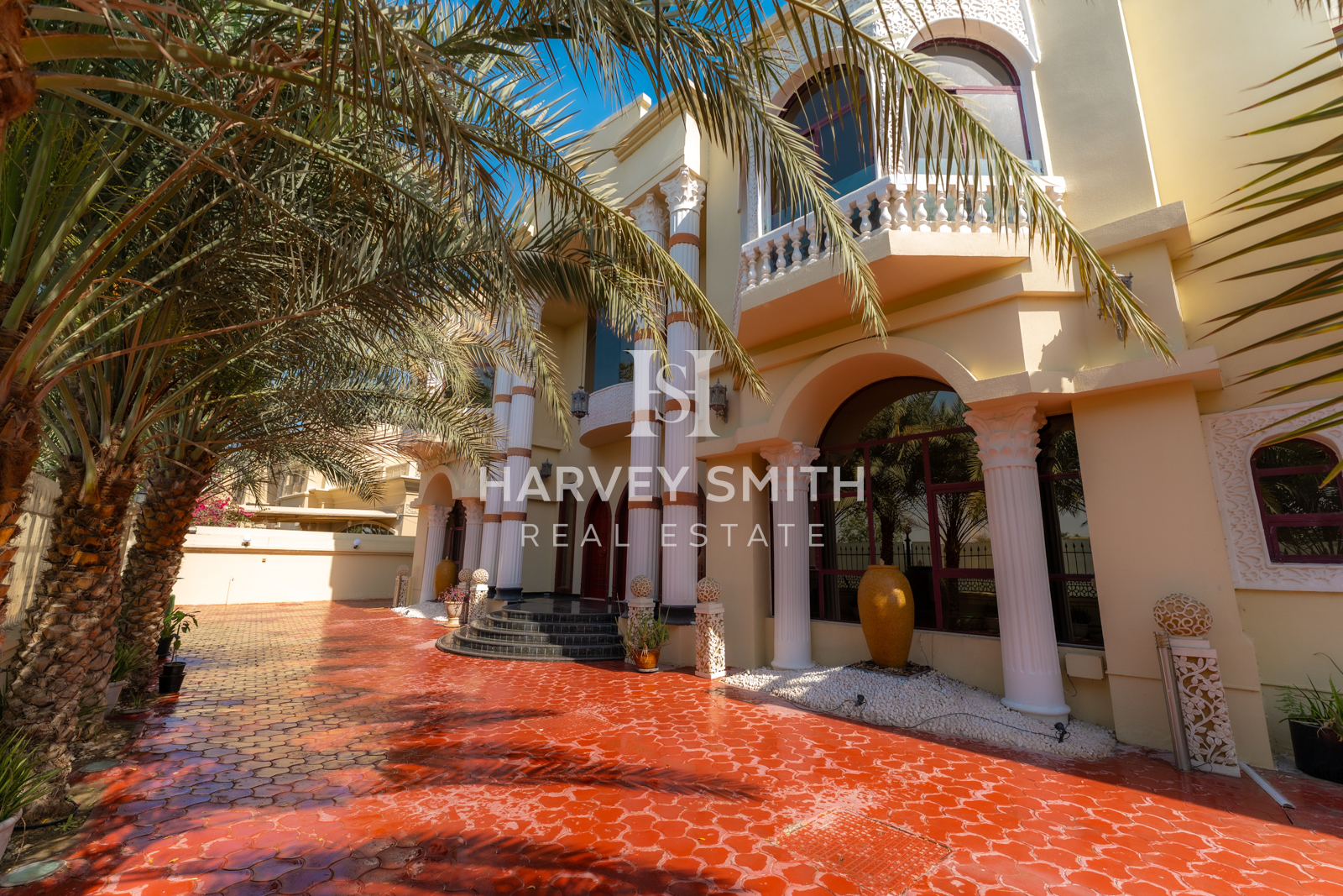 Grand Mansion | Lake View | Prime Location