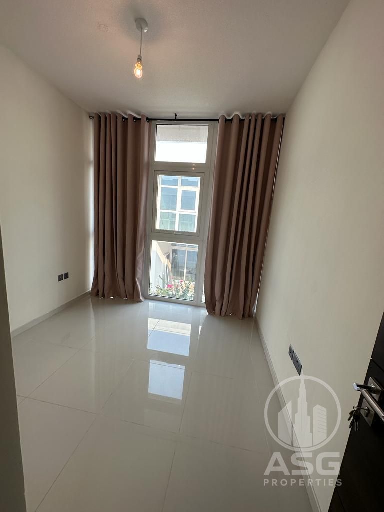 3BR Townhouse | Middle Unit | private Garden