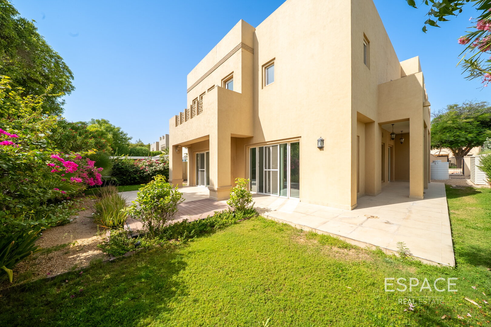 Immaculate condition | 5BR | Next to Community Pool