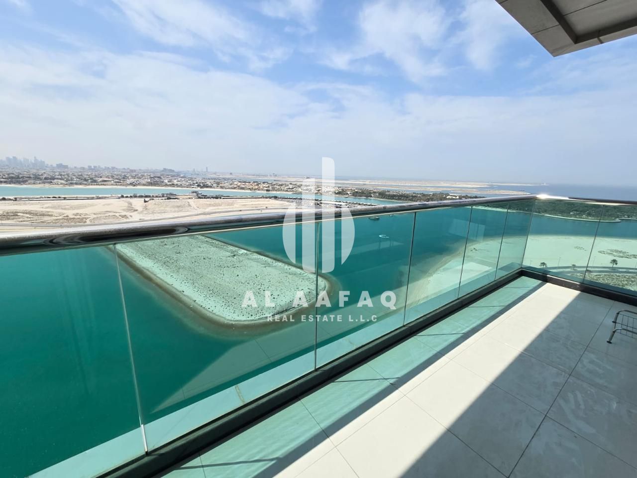 Luxurious 3BHK| Master Bedroom| Sea View