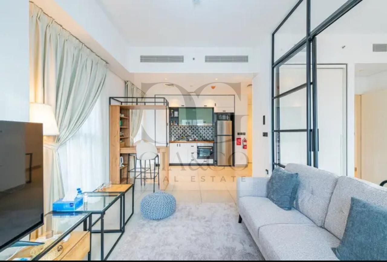 Fully Furnished | Vacant | Corner Unit