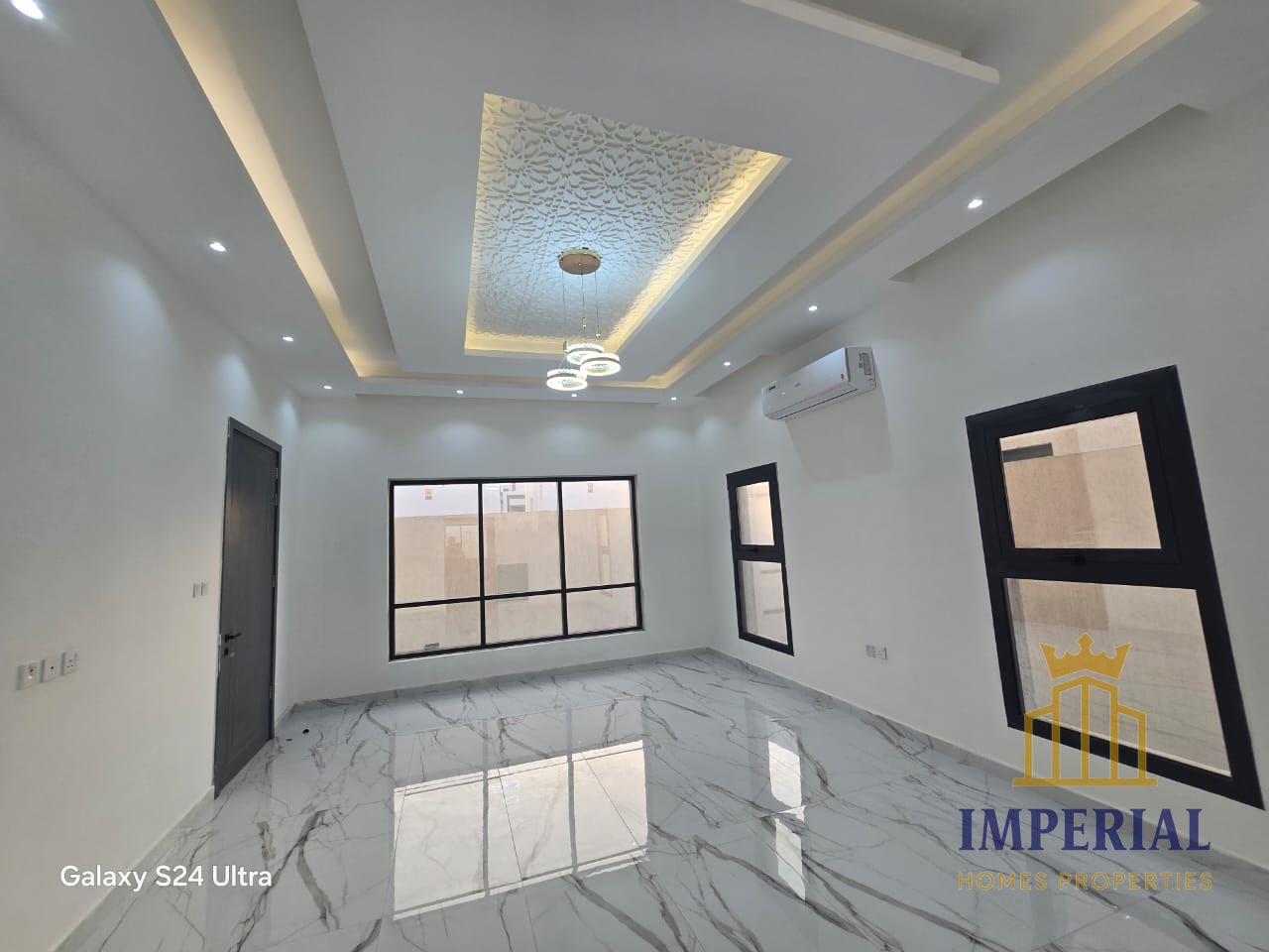 Brand new villa for rent in Al Yasmeen Ajman Five master bedrooms living hall and majlis
