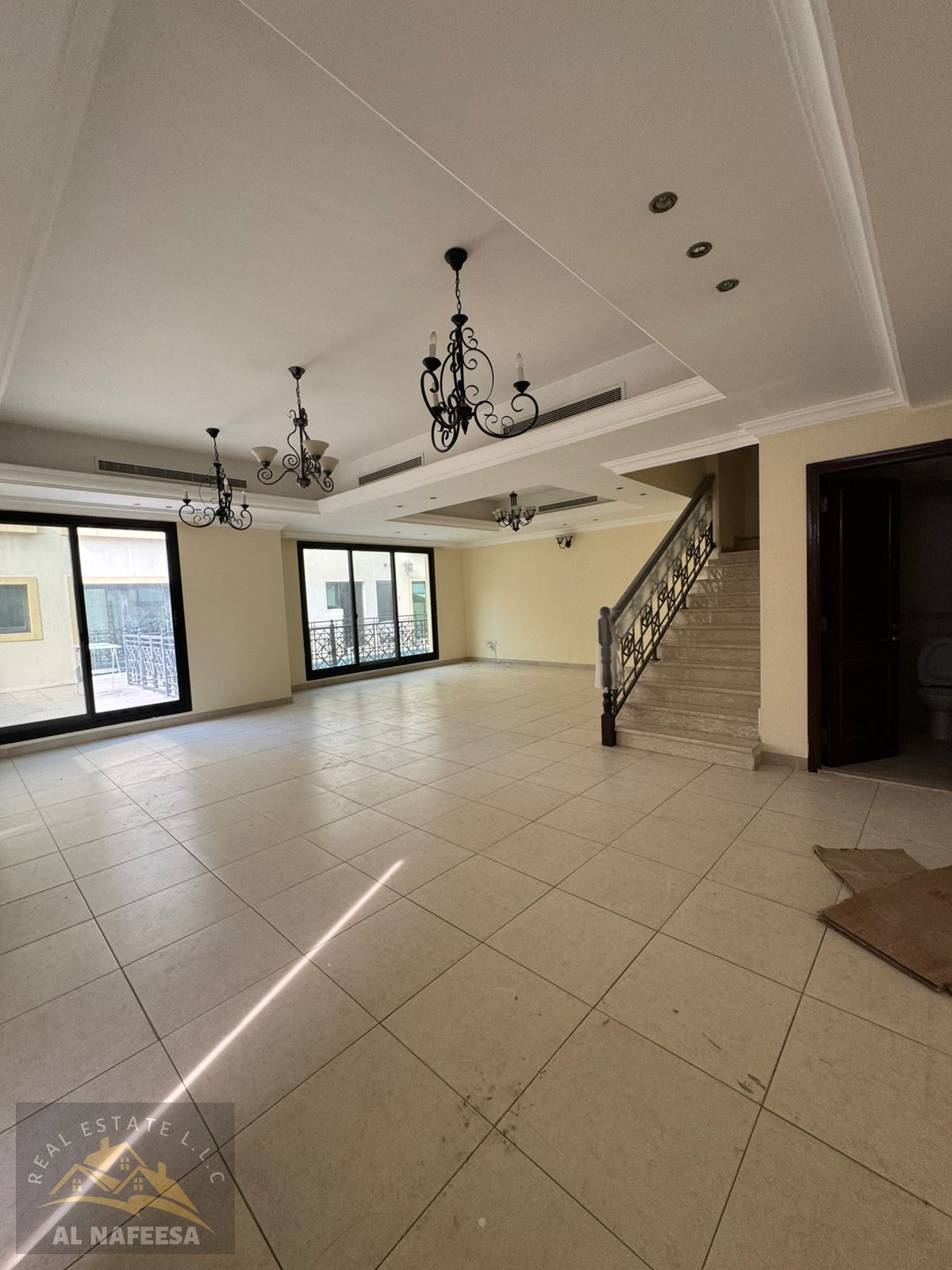 Title 4BR Corner Villa in Mirdif – 2 Masters, Shared Pool, Backyard, Parking – AED 145,000