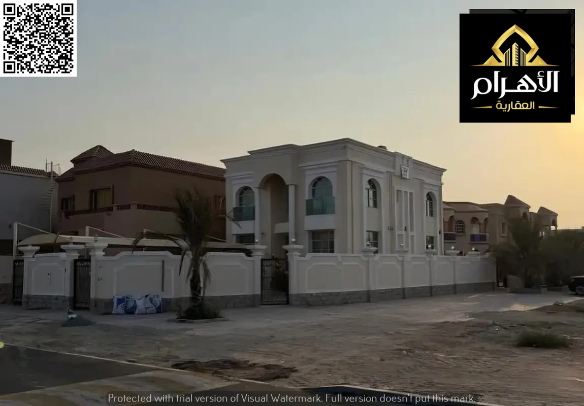 Corner villa on two streets, 5000 sq ft, price includes electricity, water and air conditioning