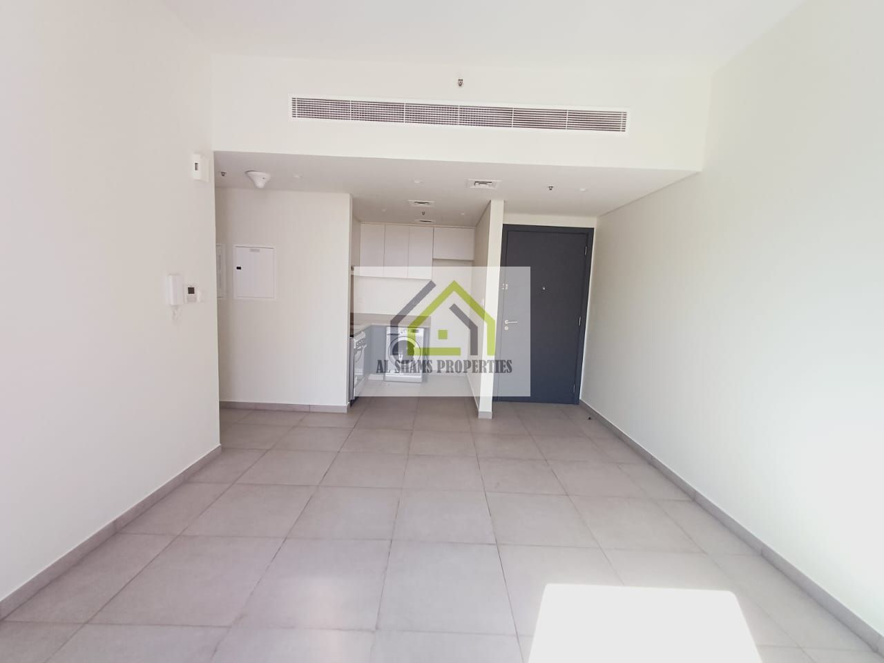 Luxury 1Bedroom Available with Gym Pool Parking free
