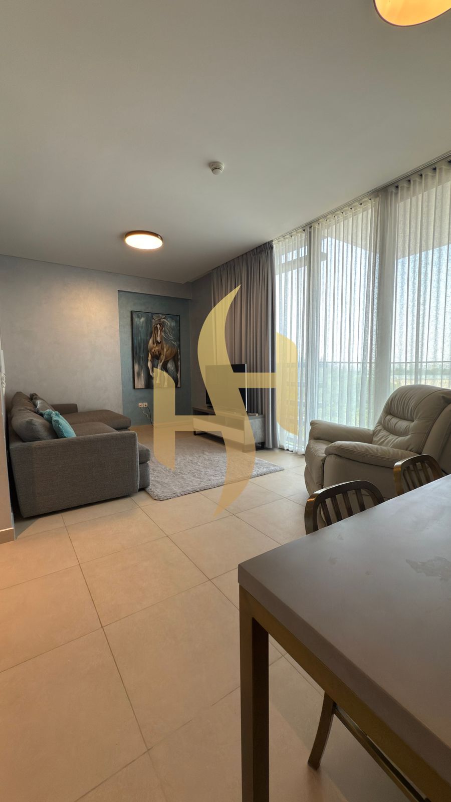 READY TO MOVE IN -Full furniture-GOOD SIZE AND GOOD LOCATION