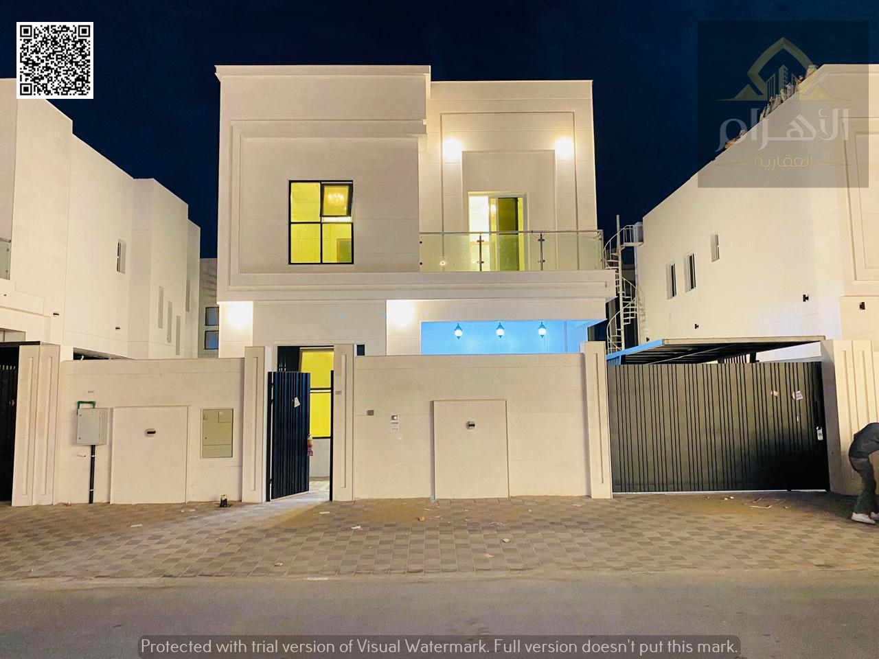 Luxury super deluxe villa for sale directly from the owner. Freehold ownership available to all nationalities. Price includes electricity, water, and