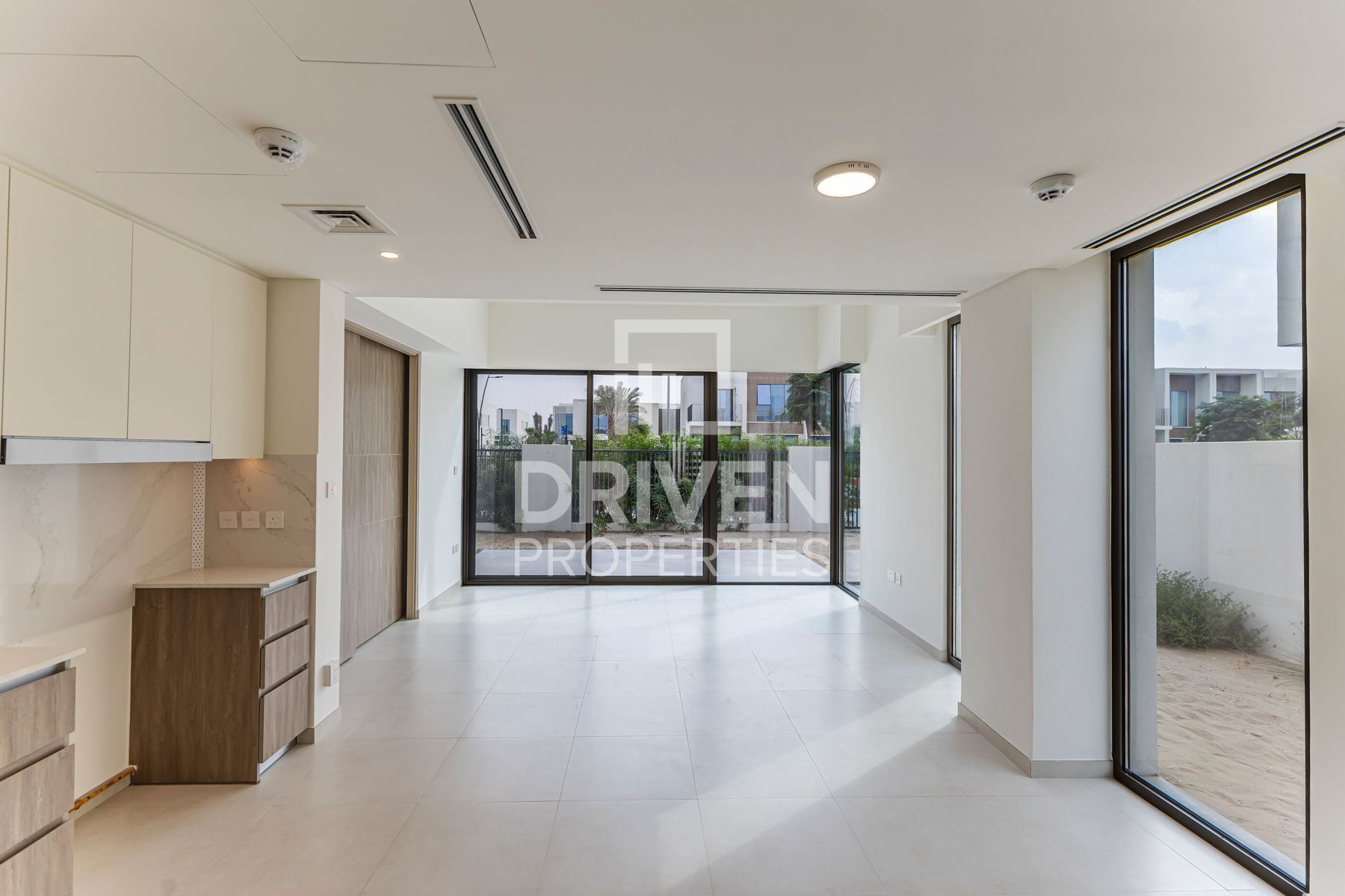 Single Row | Vastu | Maids plus Laundry Room