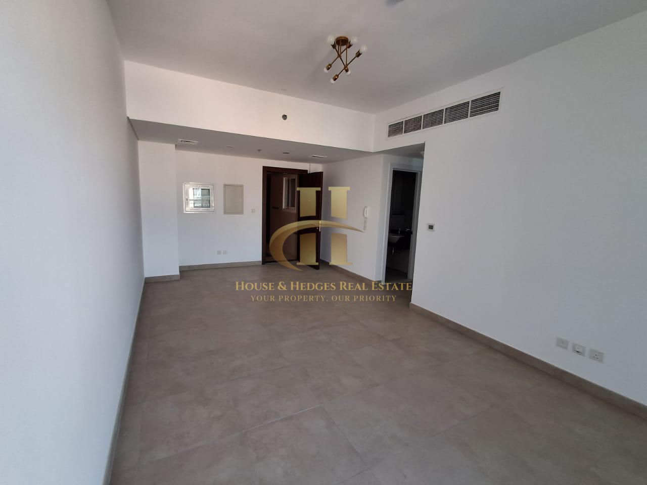 Marina View | Fitted Kitchen | Vacant