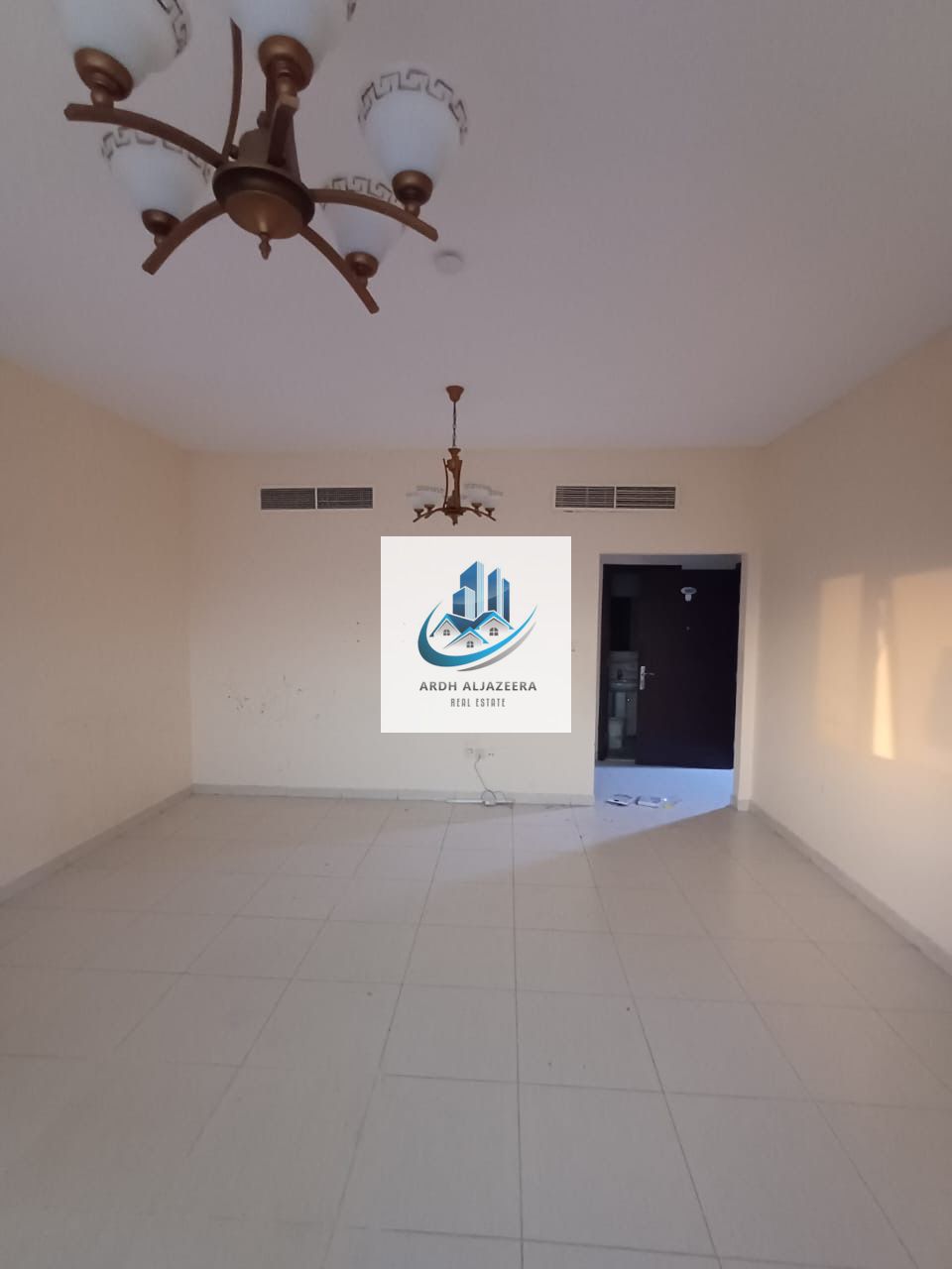 1 bhk with free parking opposite saharA easy exis to dubai for family only!