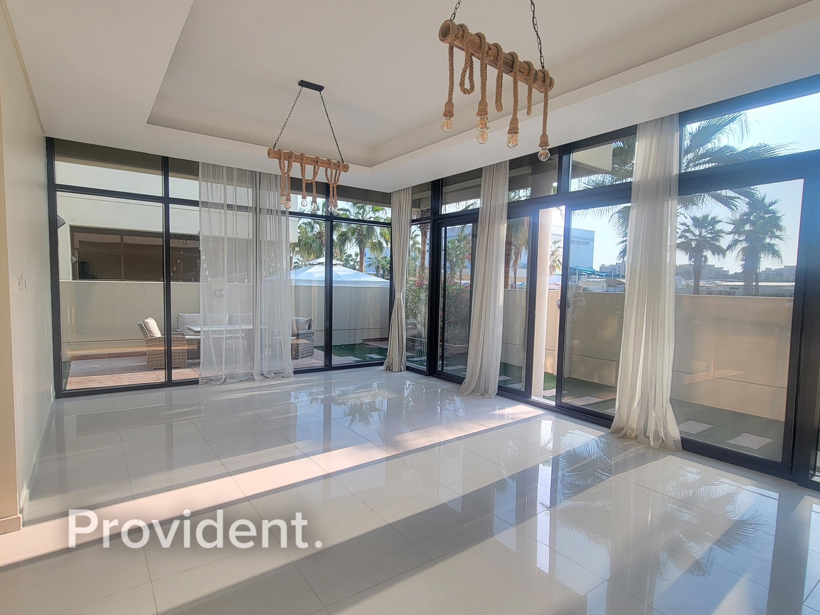Corner Unit | Landscaped | Close to Amenities